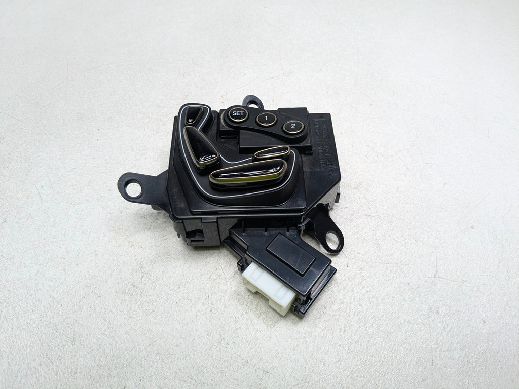2012 - 2014 HYUNDAI AZERA OEM SEAT ADJUSTMENT SWITCH FRONT LEFT DOOR MOUNT