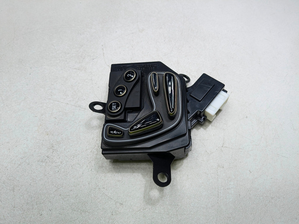 2012 - 2014 HYUNDAI AZERA OEM SEAT ADJUSTMENT SWITCH FRONT LEFT DOOR MOUNT