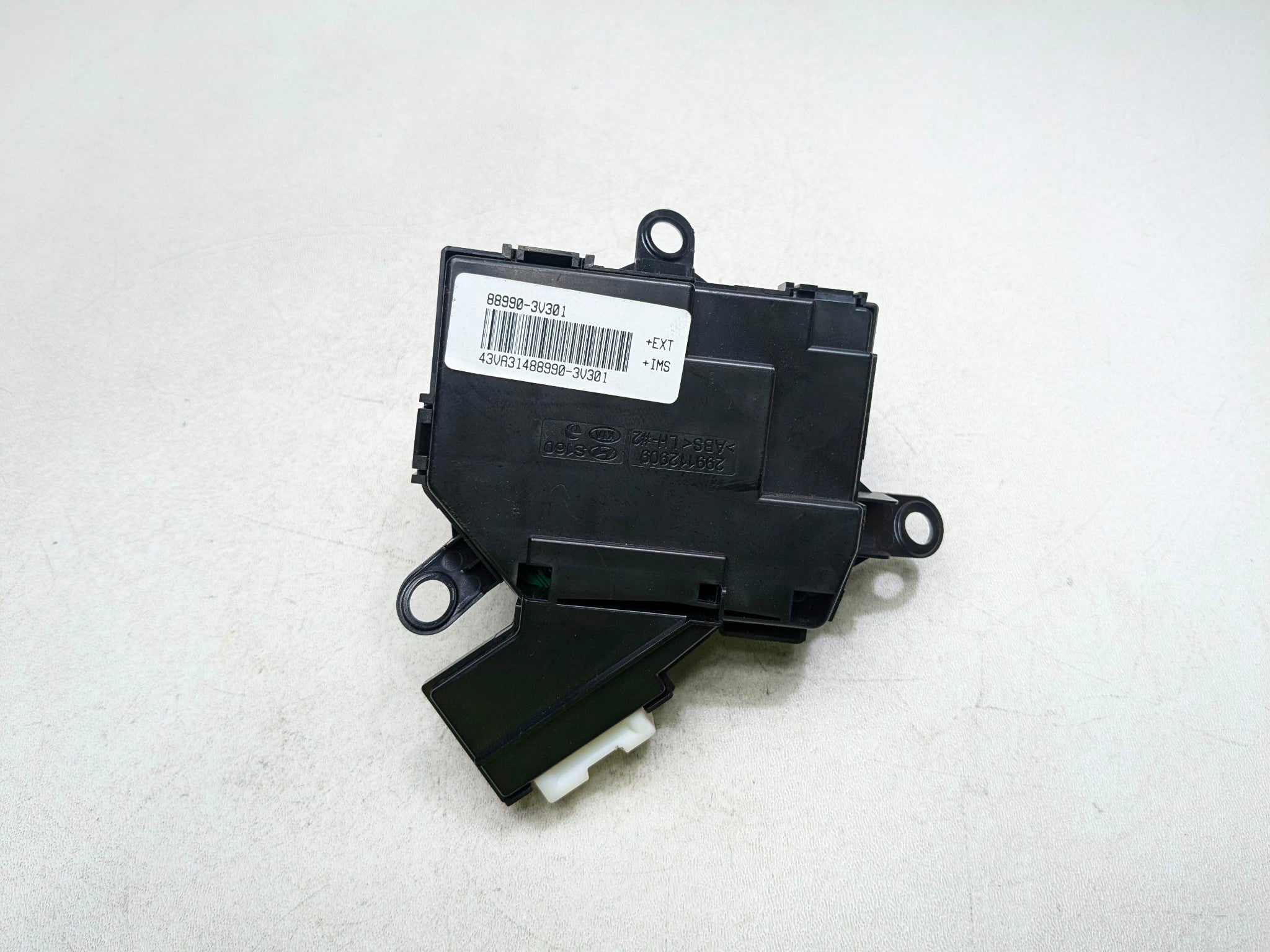 2012 - 2014 HYUNDAI AZERA OEM SEAT ADJUSTMENT SWITCH FRONT LEFT DOOR MOUNT