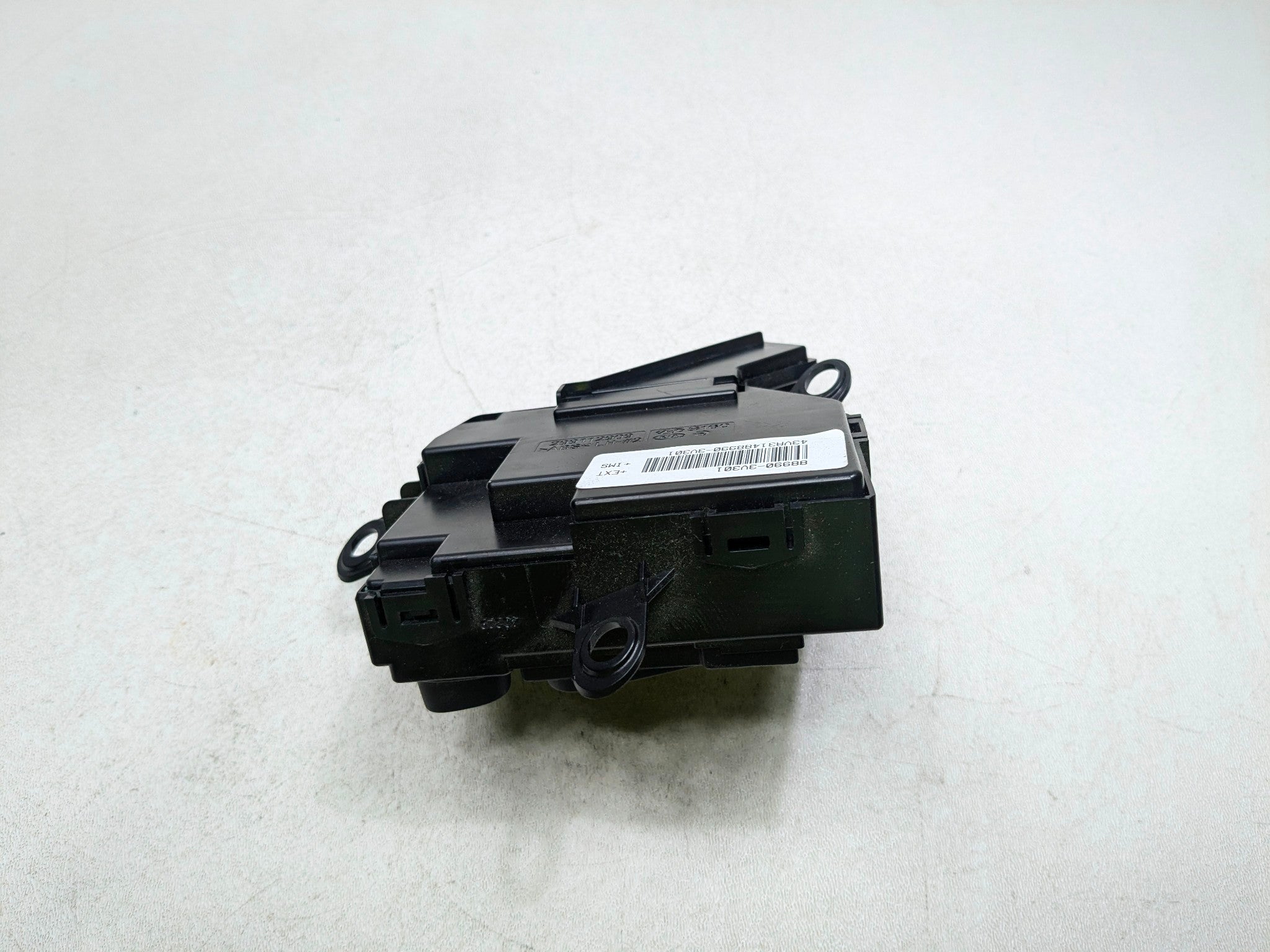 2012 - 2014 HYUNDAI AZERA OEM SEAT ADJUSTMENT SWITCH FRONT LEFT DOOR MOUNT