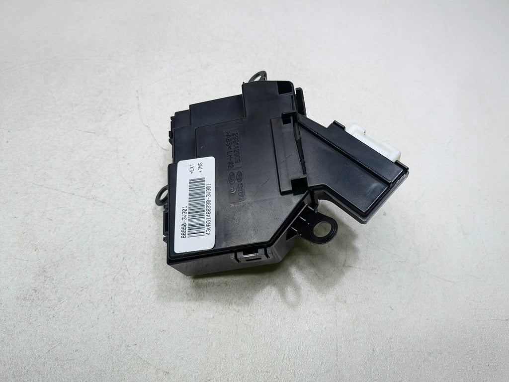 2012 - 2014 HYUNDAI AZERA OEM SEAT ADJUSTMENT SWITCH FRONT LEFT DOOR MOUNT