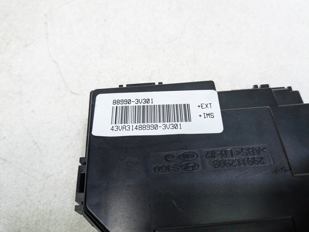 2012 - 2014 HYUNDAI AZERA OEM SEAT ADJUSTMENT SWITCH FRONT LEFT DOOR MOUNT
