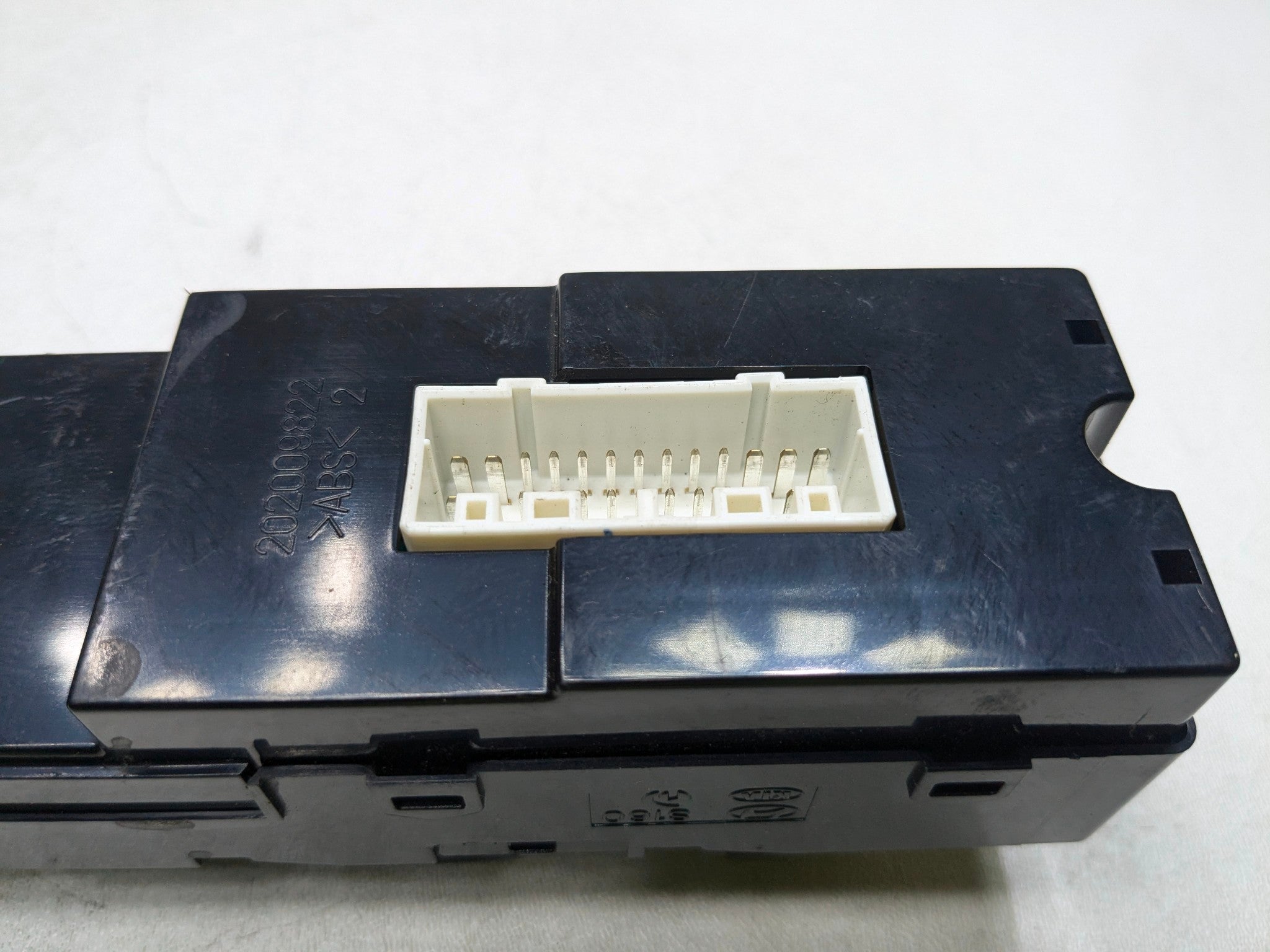 2012 - 2014 HYUNDAI AZERA OEM DOOR WINDOW SWITCH ASSEMBLY FRONT LEFT DRIVER SIDE