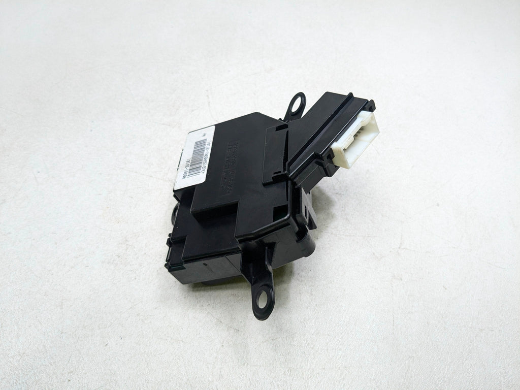 2012 - 2014 HYUNDAI AZERA OEM SEAT ADJUSTMENT SWITCH FRONT RIGHT DOOR MOUNT