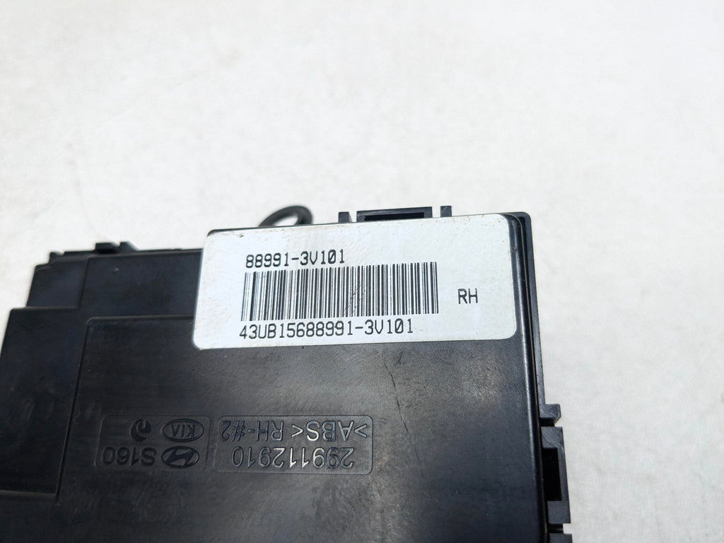 2012 - 2014 HYUNDAI AZERA OEM SEAT ADJUSTMENT SWITCH FRONT RIGHT DOOR MOUNT