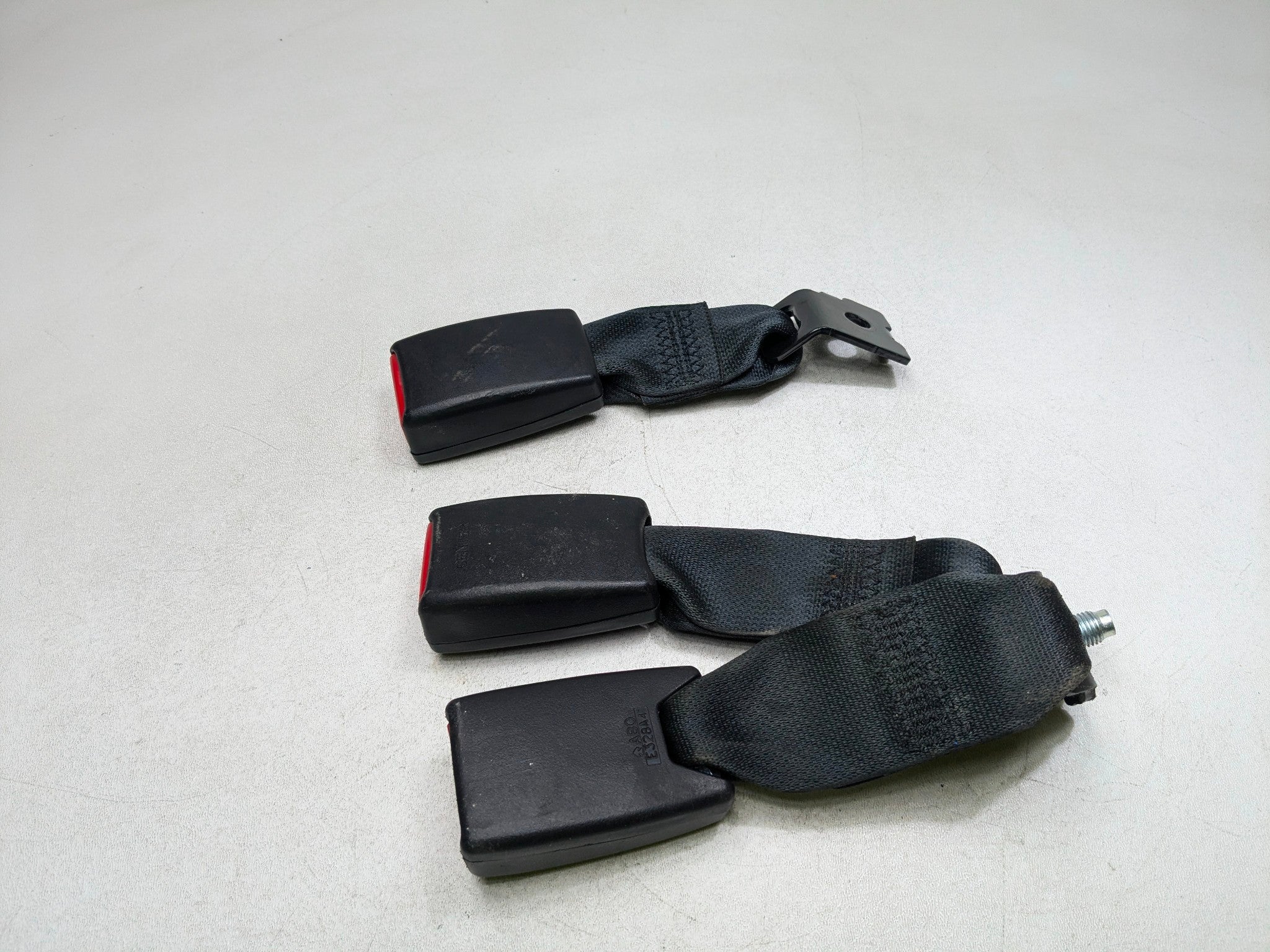 2012 - 2014 HYUNDAI AZERA OEM SEAT BELT BUCKLE SET REAR LEFT AND RIGHT SIDE