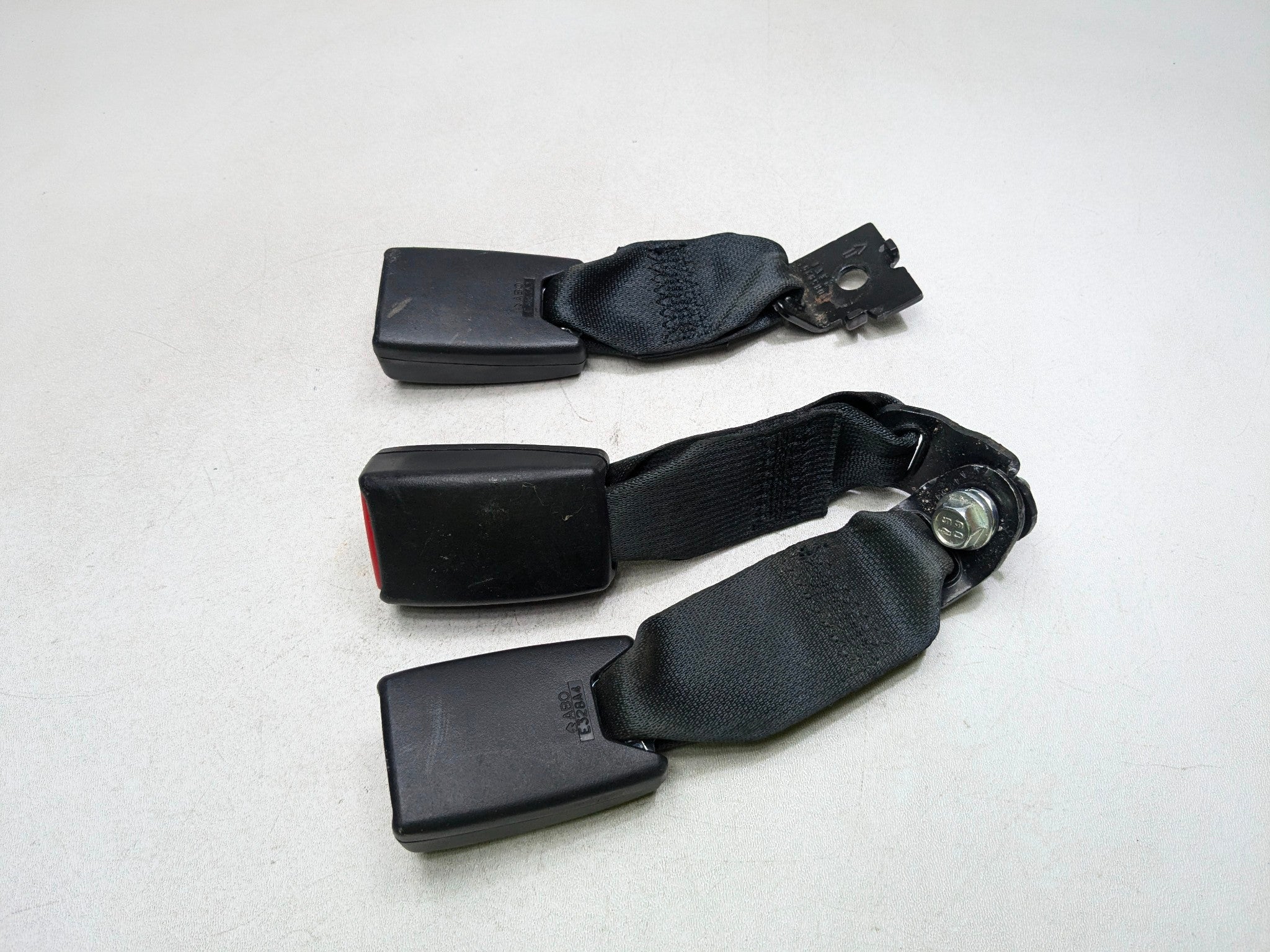 2012 - 2014 HYUNDAI AZERA OEM SEAT BELT BUCKLE SET REAR LEFT AND RIGHT SIDE