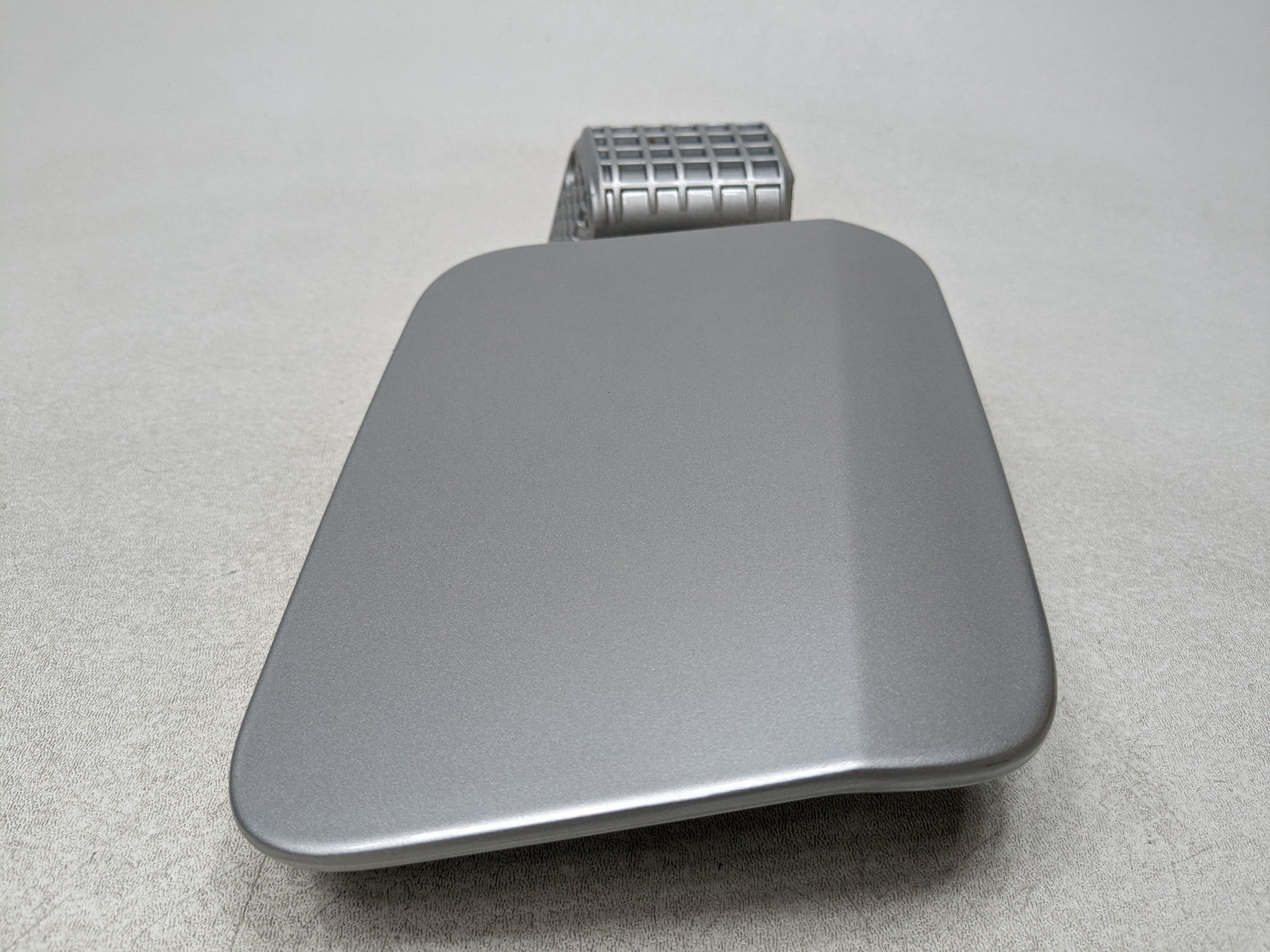 2012 - 2014 HYUNDAI AZERA OEM GAS FUEL TANK DOOR FILLER DOOR LID COVER