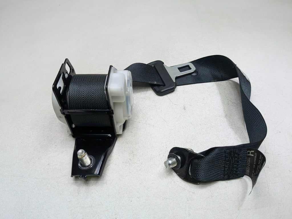 2012 - 2014 HYUNDAI AZERA OEM SEAT BELT RETRACTOR REAR RIGHT PASSENGER SIDE