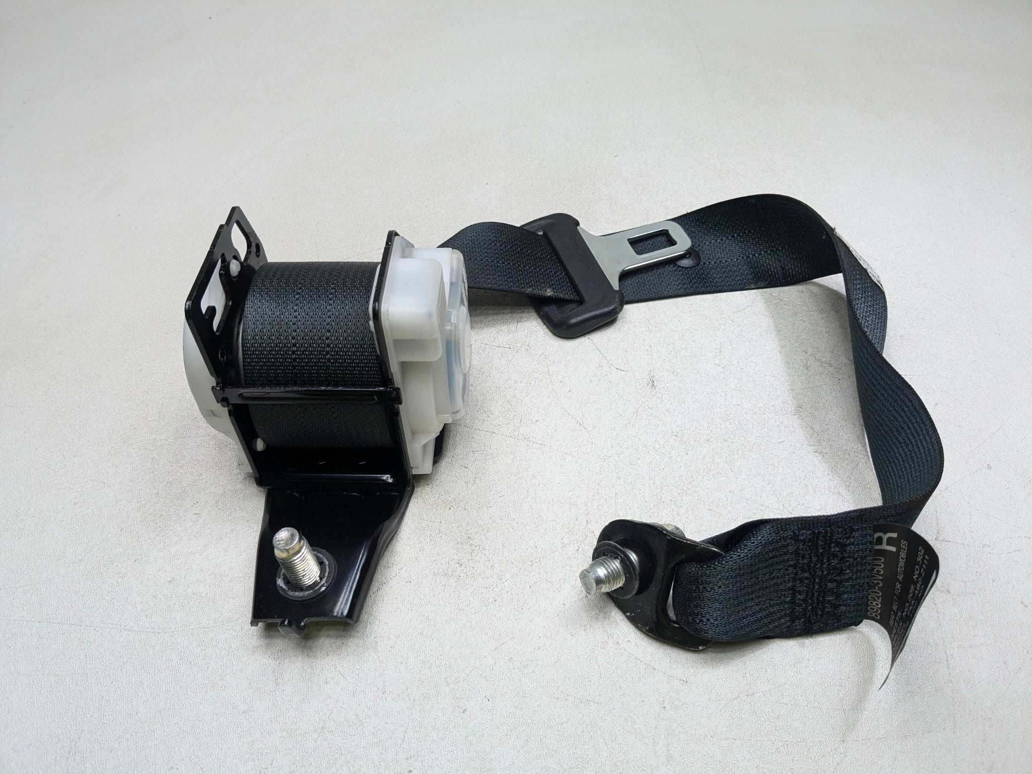 2012 - 2014 HYUNDAI AZERA OEM SEAT BELT RETRACTOR REAR RIGHT PASSENGER SIDE