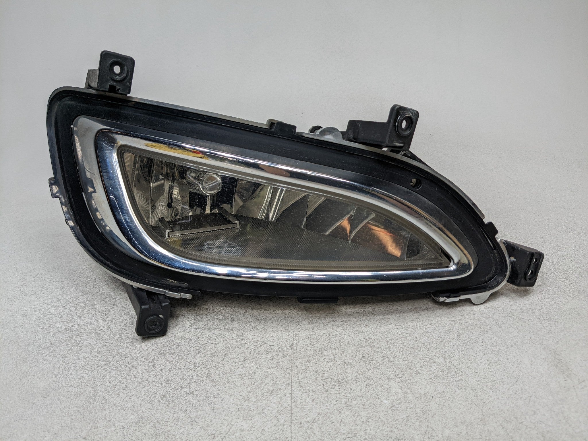2012 - 2014 HYUNDAI AZERA OEM FOG LIGHT DRIVING LAMP FRONT LEFT DRIVER SIDE