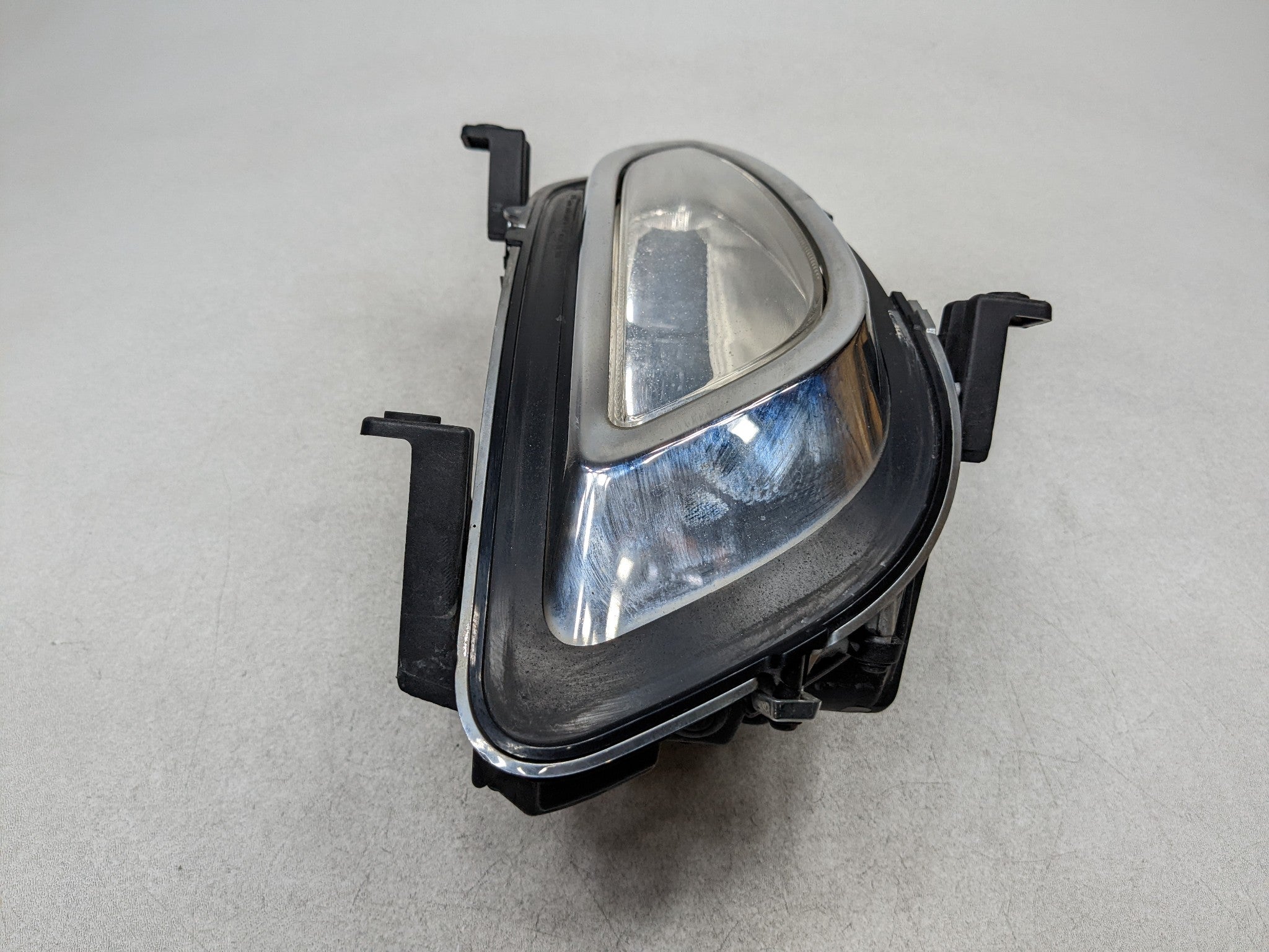 2012 - 2014 HYUNDAI AZERA OEM FOG LIGHT DRIVING LAMP FRONT LEFT DRIVER SIDE