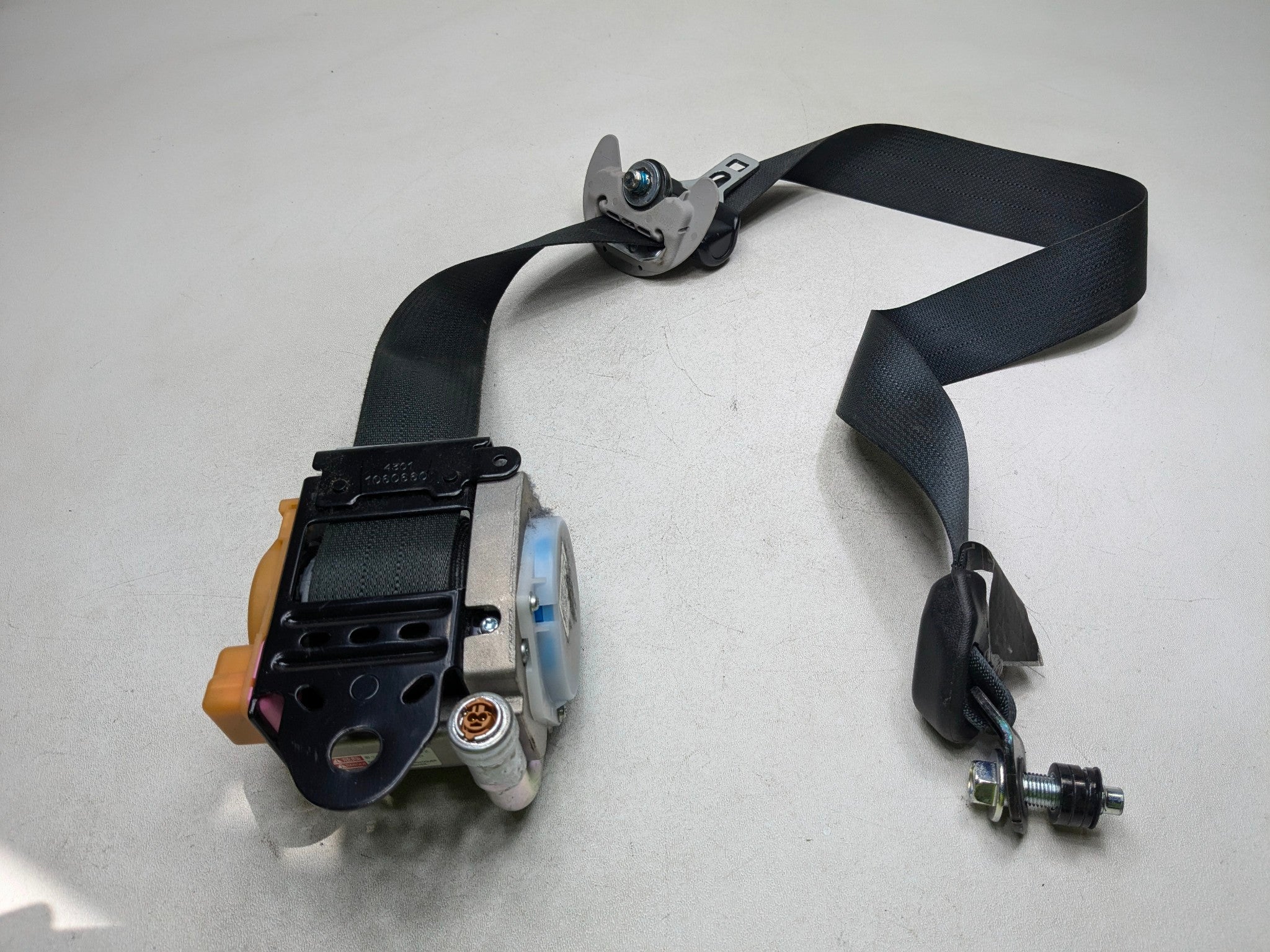 2012 - 2014 HYUNDAI AZERA OEM SEAT BELT RETRACTOR FRONT LEFT DRIVER SIDE