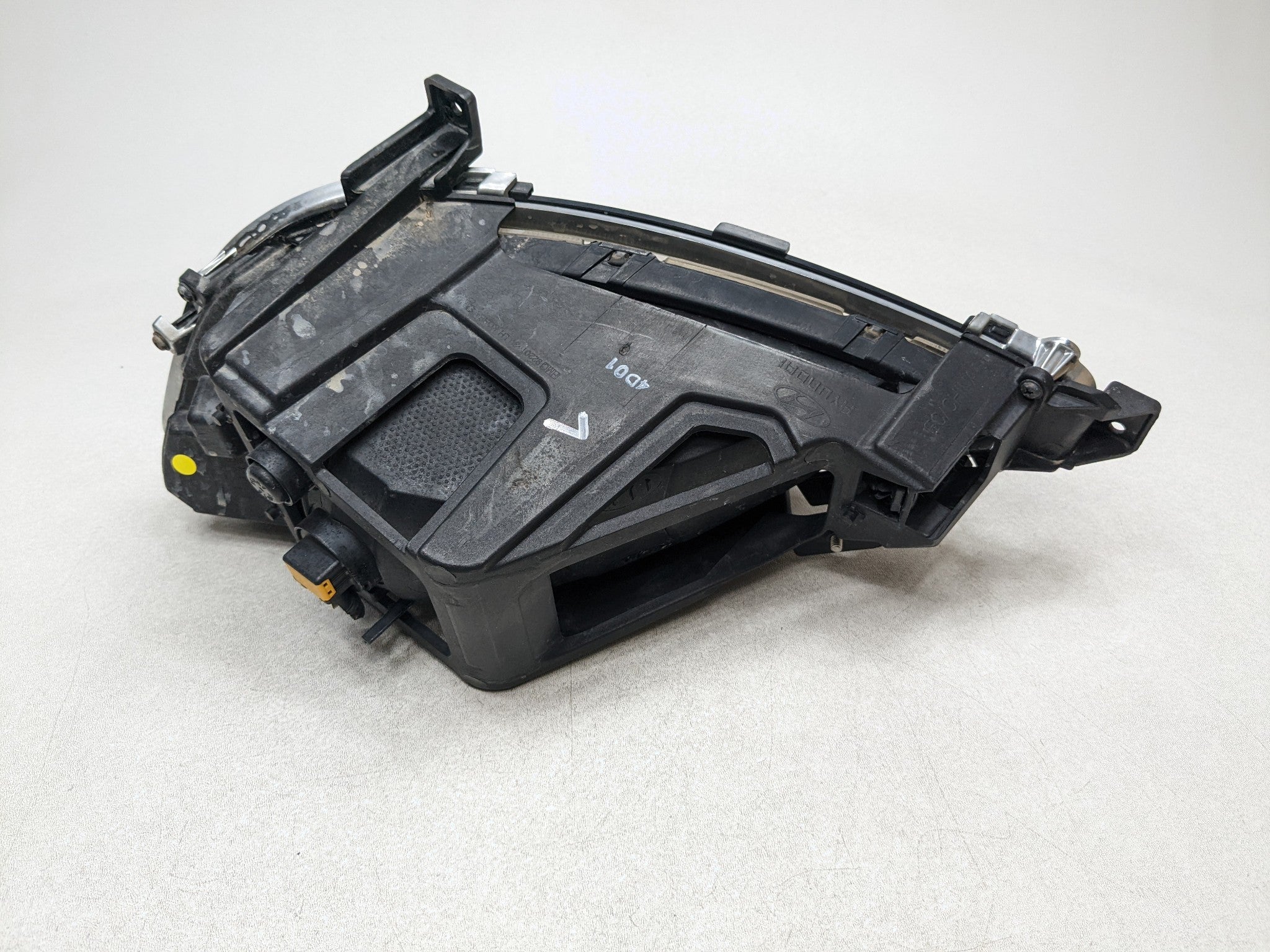 2012 - 2014 HYUNDAI AZERA OEM FOG LIGHT DRIVING LAMP FRONT LEFT DRIVER SIDE
