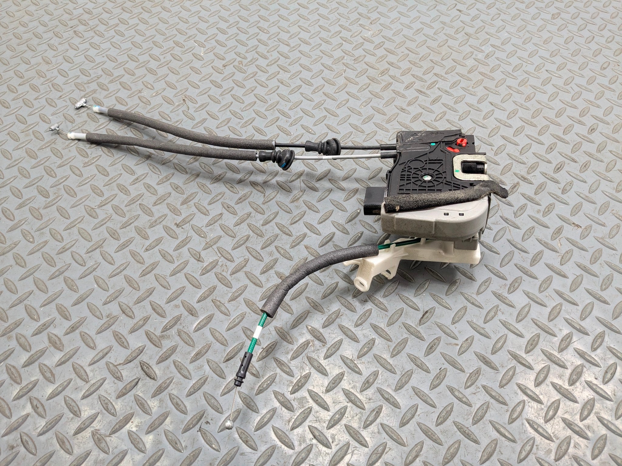 2012 - 2014 HYUNDAI AZERA OEM DOOR LATCH LOCK ACTUATOR REAR LEFT DRIVER SIDE