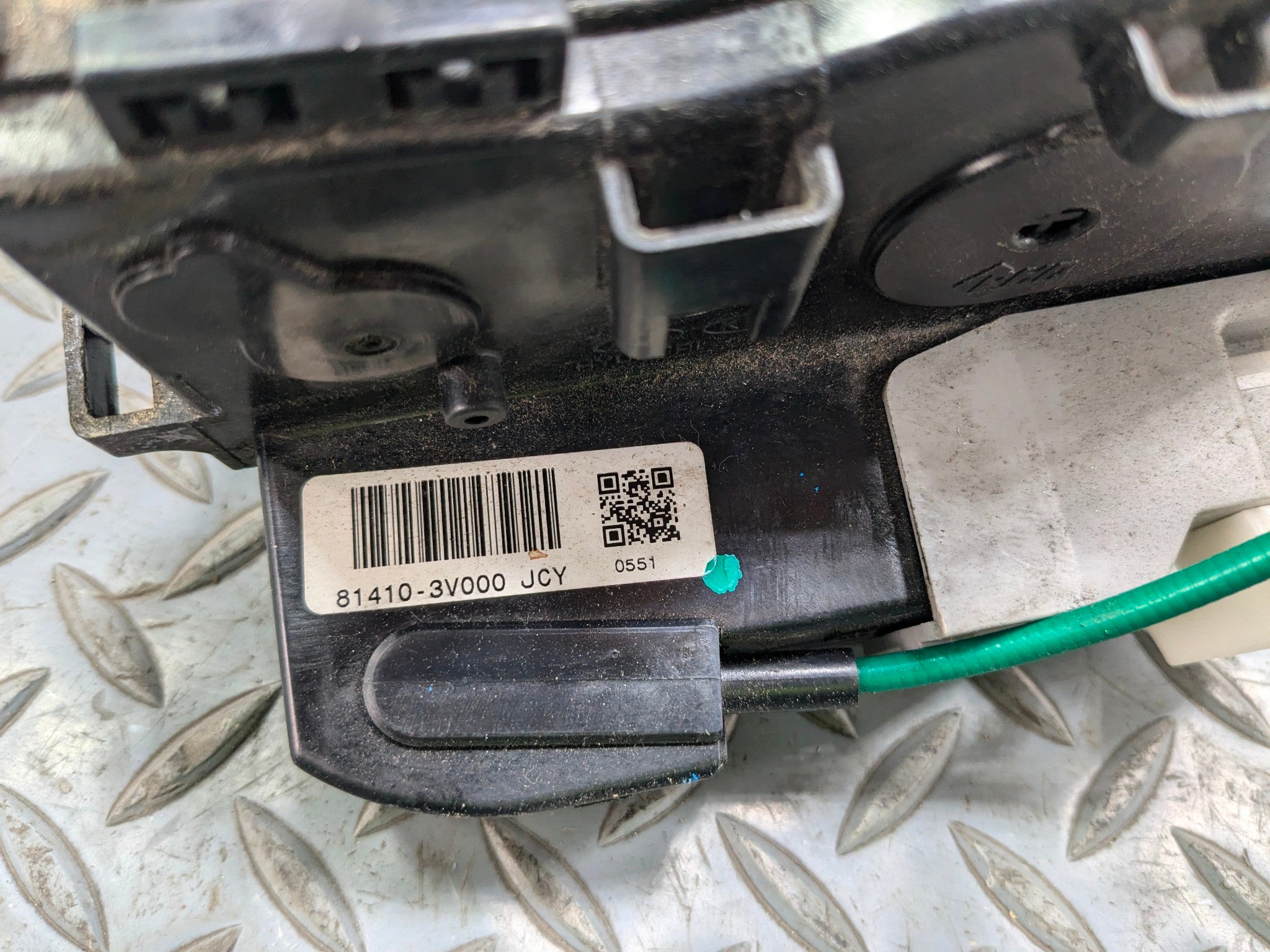2012 - 2014 HYUNDAI AZERA OEM DOOR LATCH LOCK ACTUATOR REAR LEFT DRIVER SIDE
