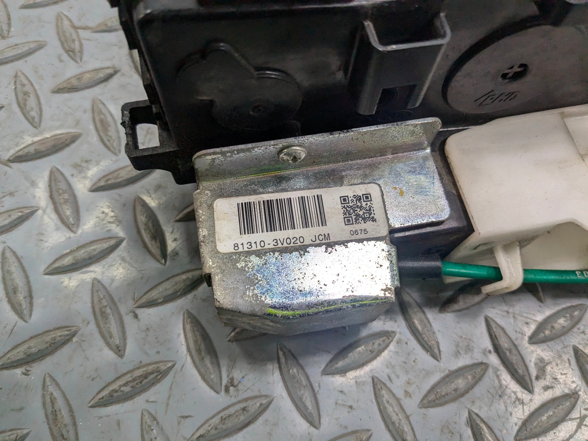 2012 - 2014 HYUNDAI AZERA OEM DOOR LATCH LOCK ACTUATOR FRONT LEFT DRIVER SIDE