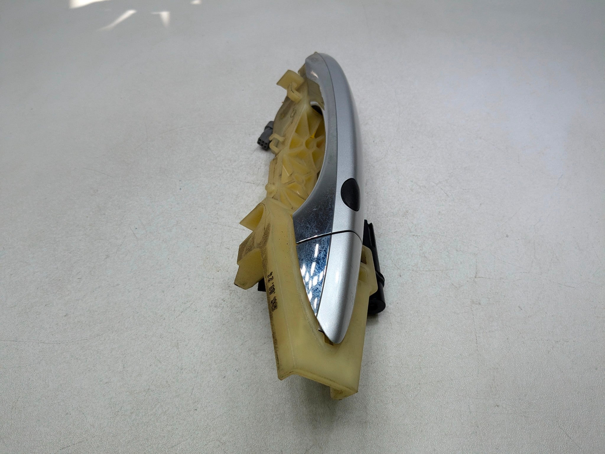 2012 - 2014 HYUNDAI AZERA OEM EXTERIOR DOOR HANDLE FRONT RIGHT PASSENGER SIDE