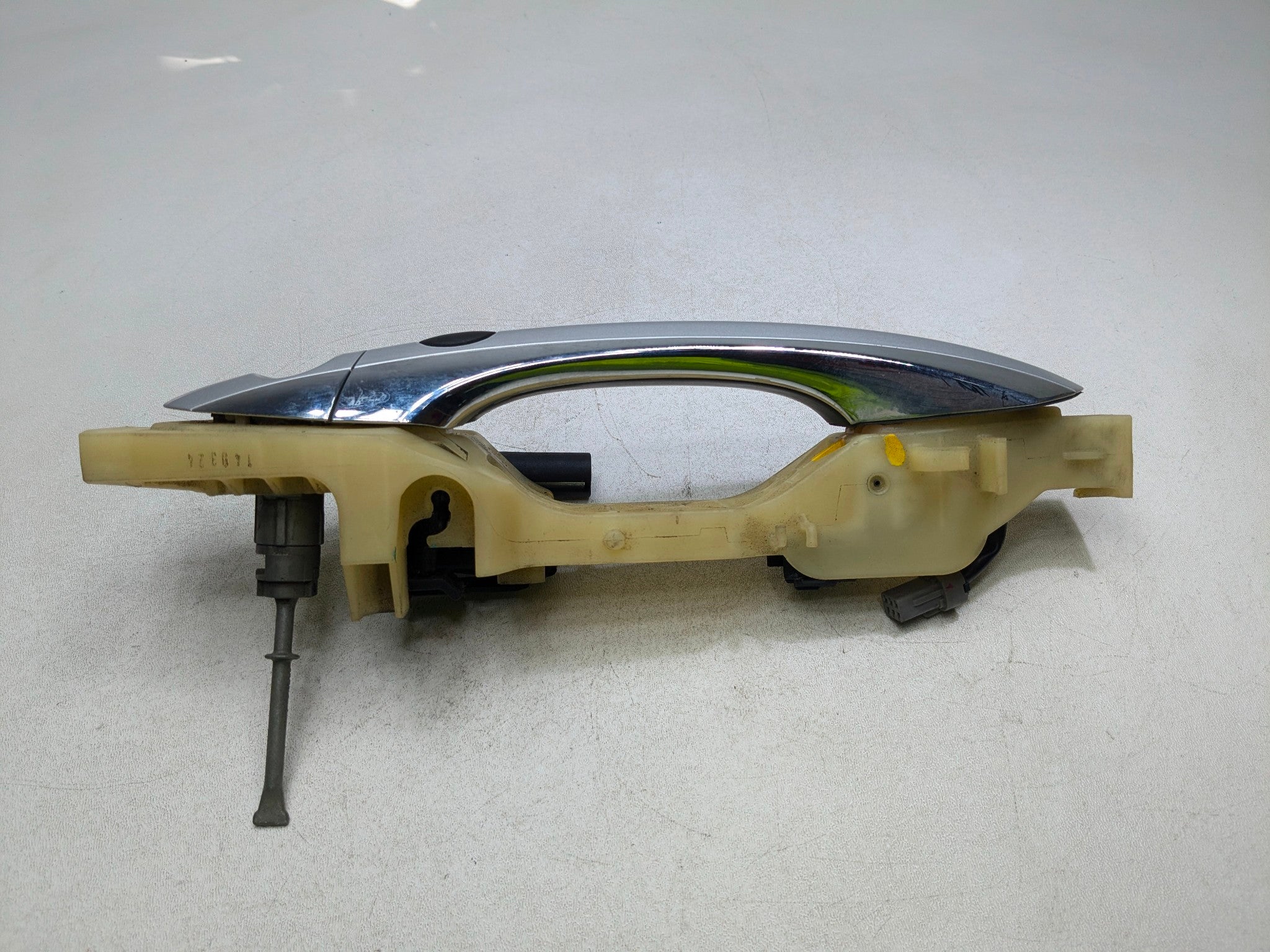 2012 - 2014 HYUNDAI AZERA OEM EXTERIOR DOOR HANDLE FRONT LEFT DRIVER SIDE