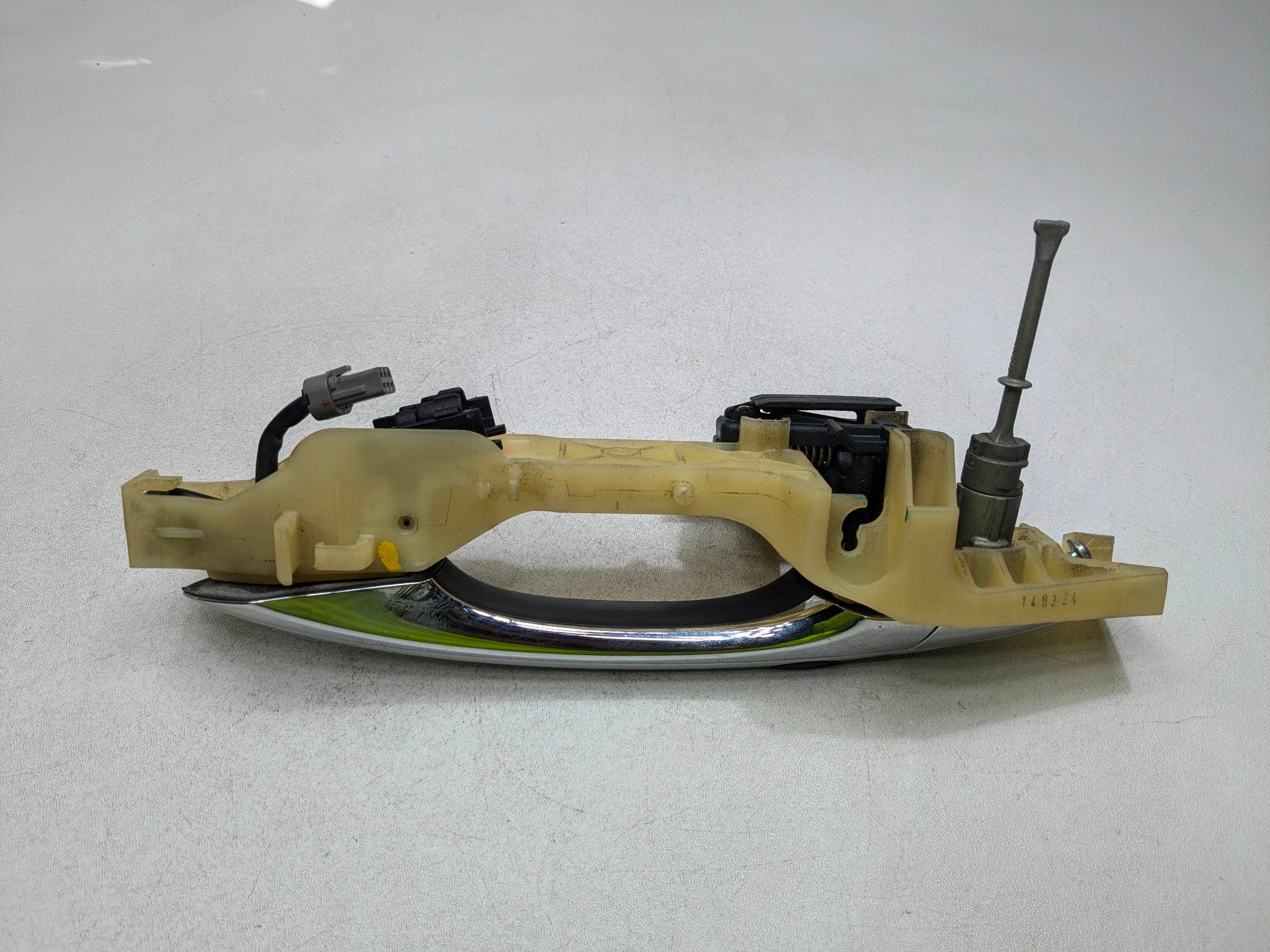 2012 - 2014 HYUNDAI AZERA OEM EXTERIOR DOOR HANDLE FRONT LEFT DRIVER SIDE