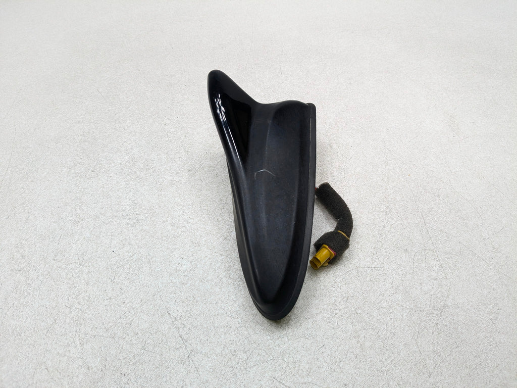 12 - 14 HYUNDAI AZERA OEM SHARK FIN ANTENNA SATELLITE RADIO REAR ROOF MOUNTED
