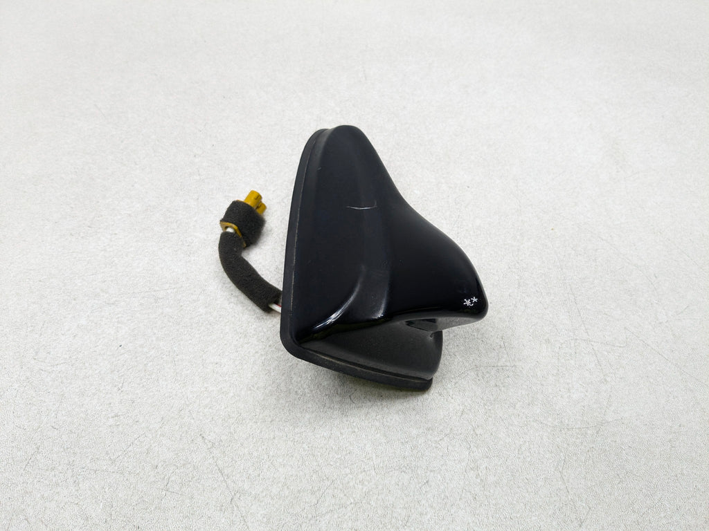 12 - 14 HYUNDAI AZERA OEM SHARK FIN ANTENNA SATELLITE RADIO REAR ROOF MOUNTED