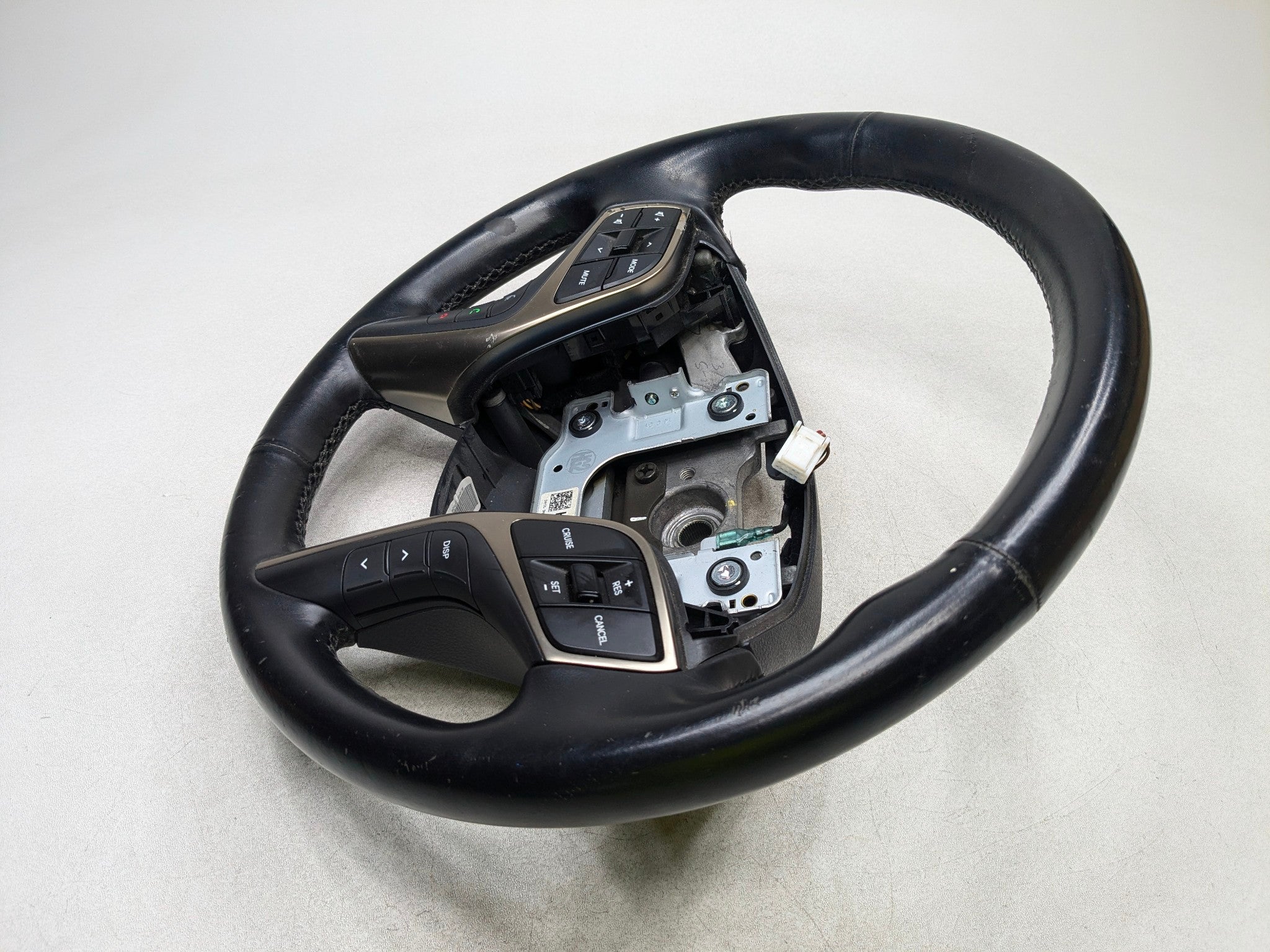 2012 - 2014 HYUNDAI AZERA OEM STEERING WHEEL WITH MULTIFUNCTIONAL CONTROL SWITCH