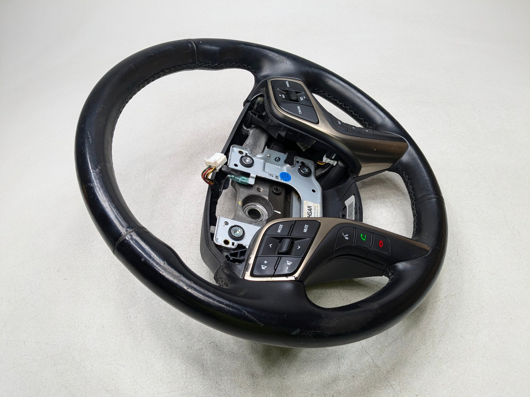 2012 - 2014 HYUNDAI AZERA OEM STEERING WHEEL WITH MULTIFUNCTIONAL CONTROL SWITCH