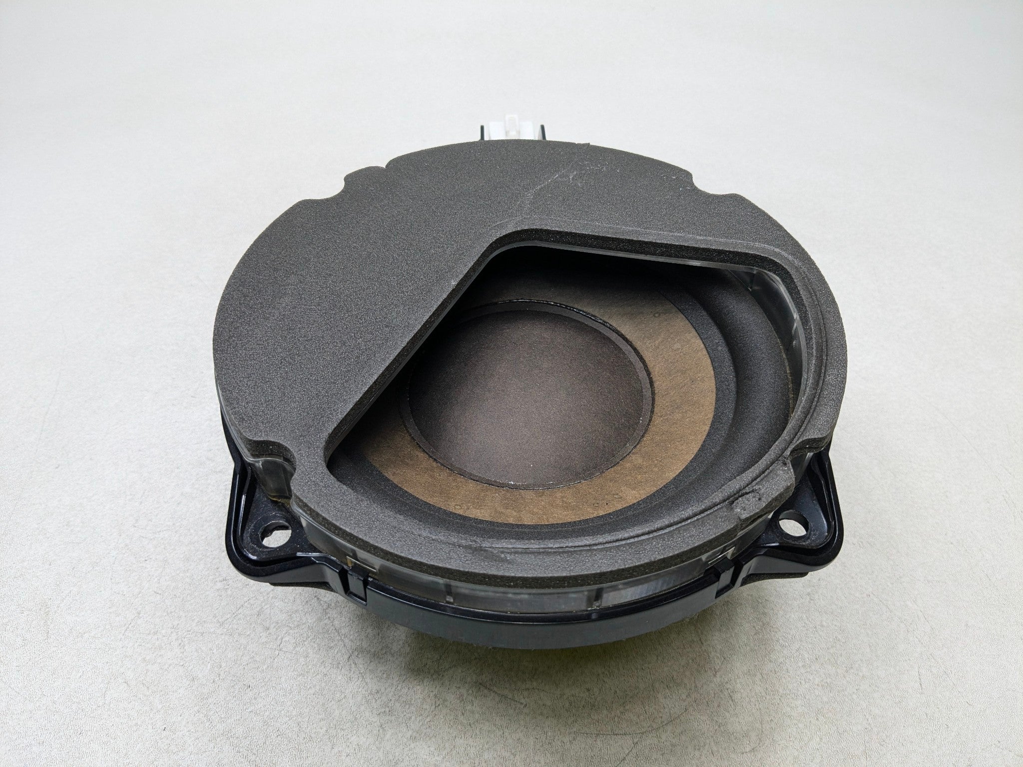 2012 - 2014 HYUNDAI AZERA OEM REAR SUBWOOFER AUDIO SOUND SYSTEM SPEAKER