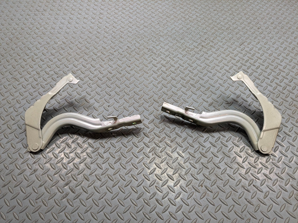 12 - 14 HYUNDAI AZERA OEM HOOD HINGE SUPPORT BRACKET FRONT RIGHT AND LEFT SIDE