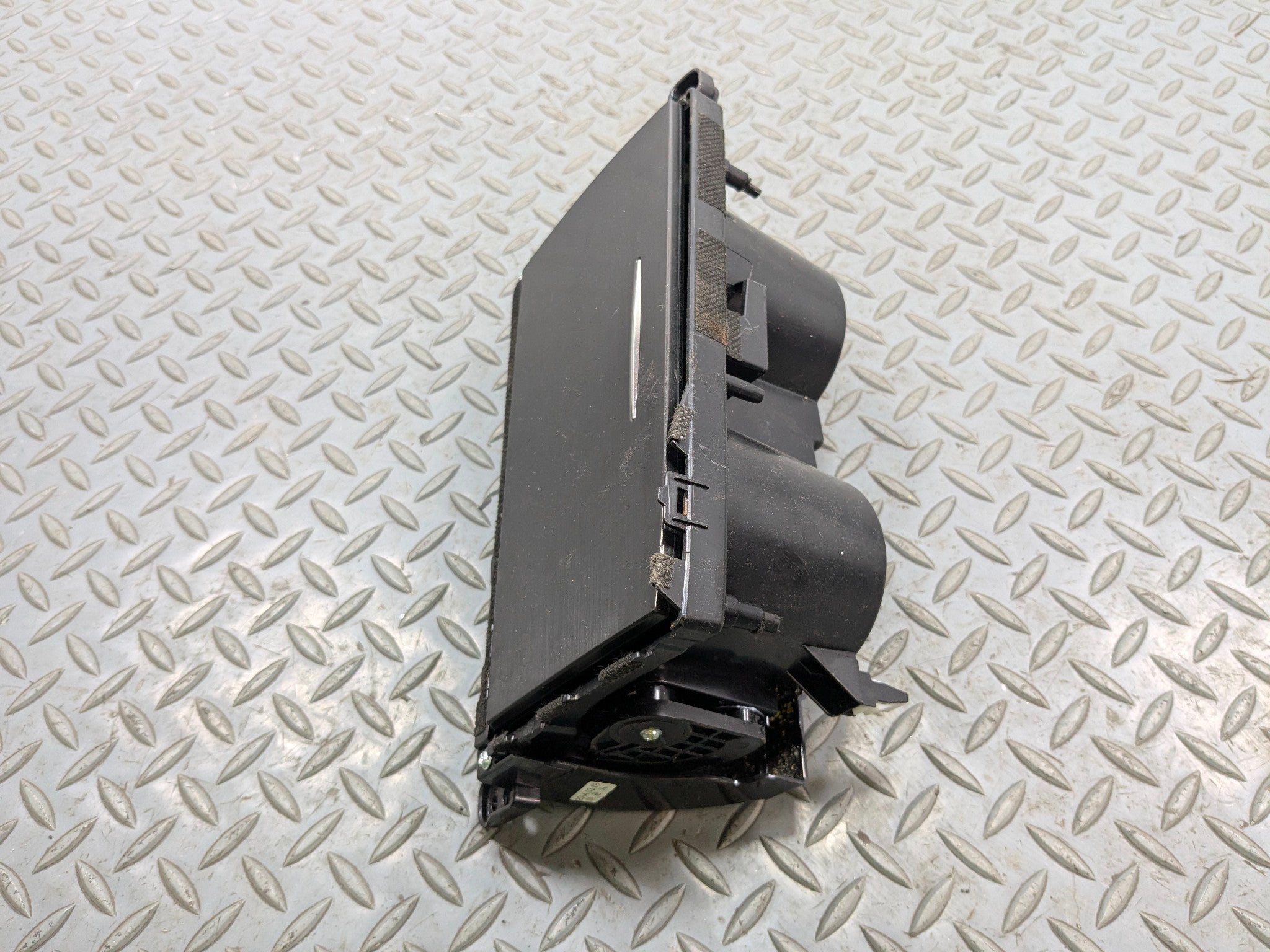 2012 - 2014 HYUNDAI AZERA OEM CUP HOLDER FRONT SIDE CENTER CONSOLE BLACK