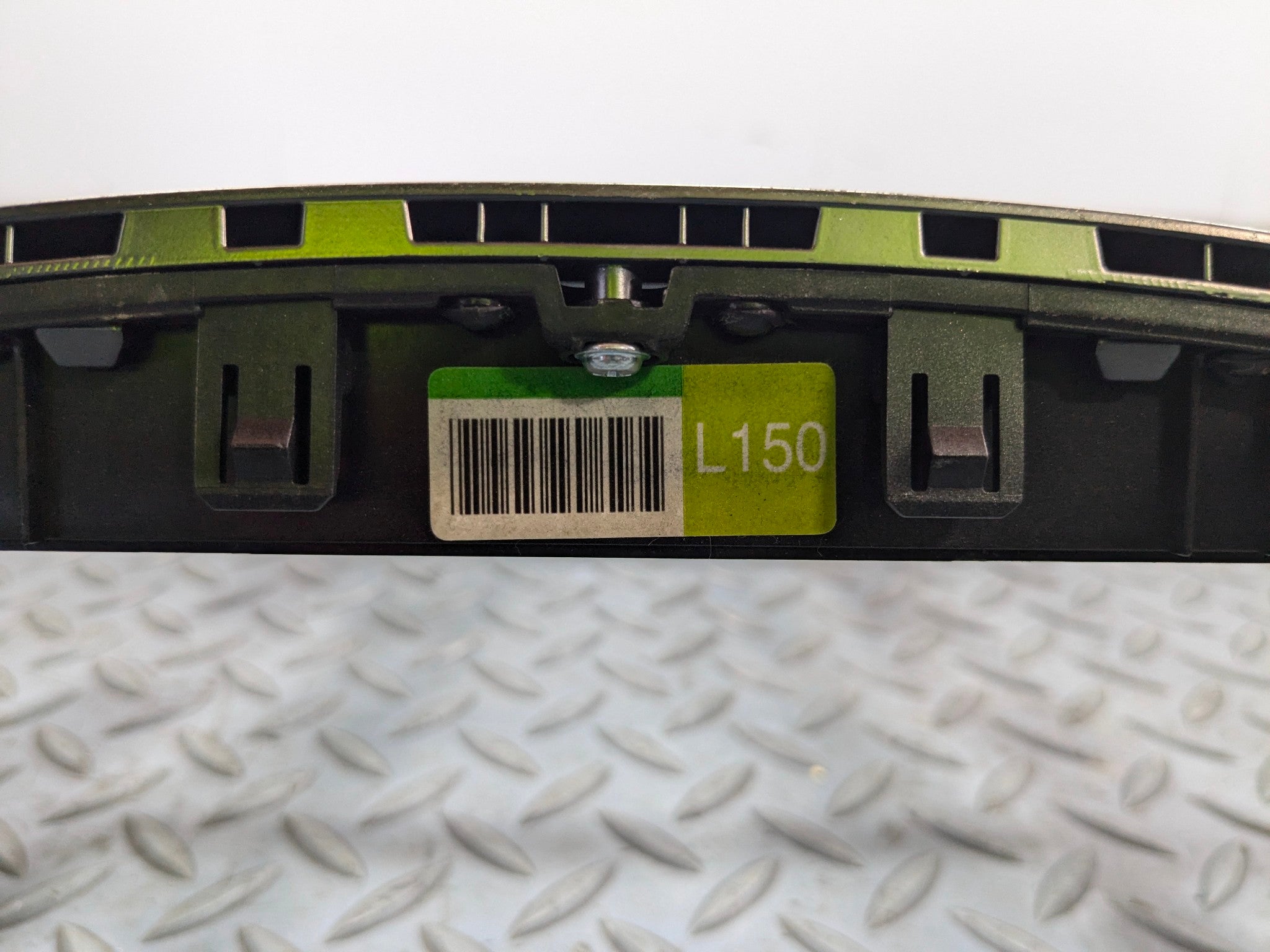 2012 - 2014 HYUNDAI AZERA OEM FRONT RADIO CLIMATE VENT DASH TRIM BEZEL