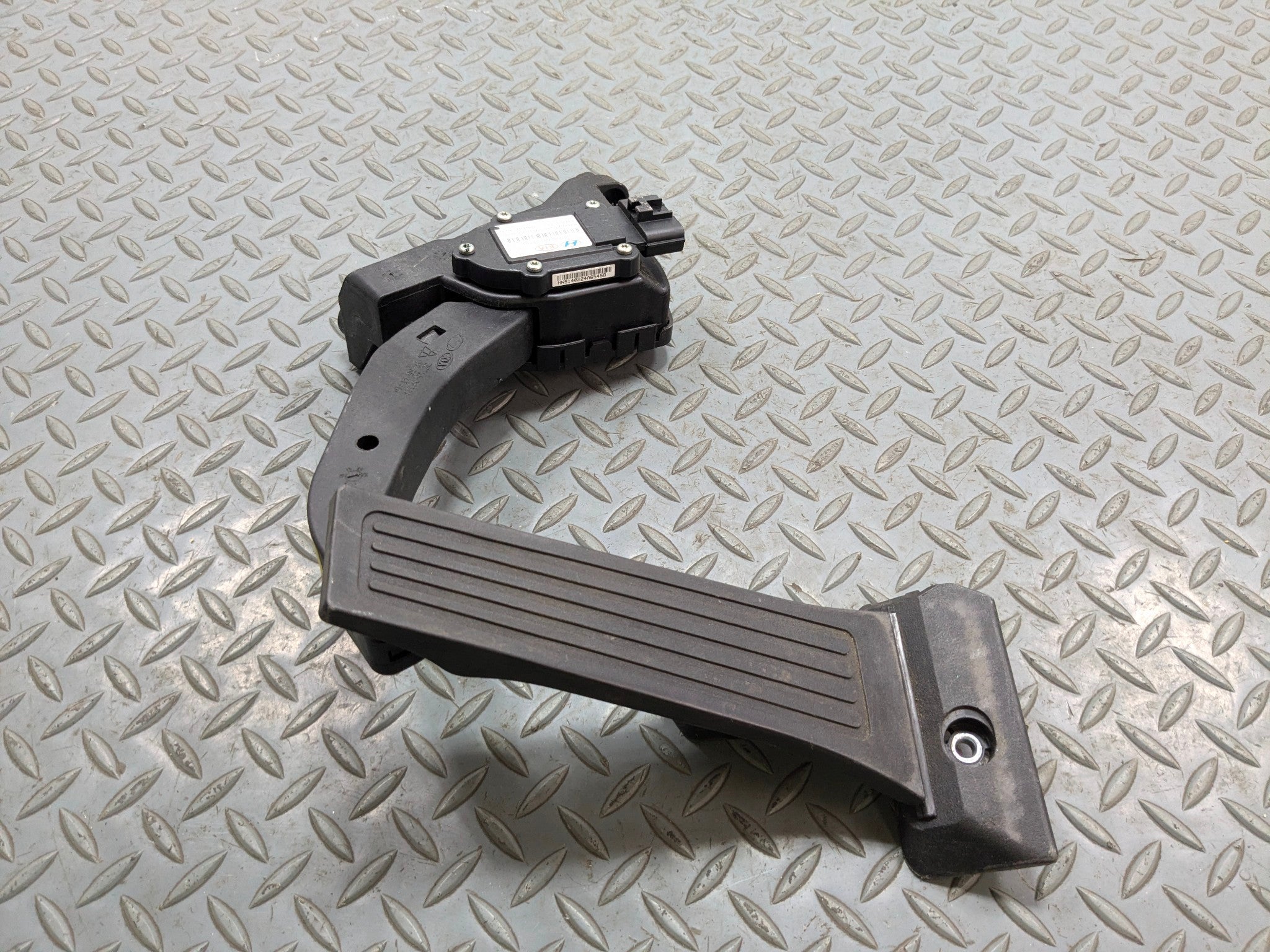 2012 - 2014 HYUNDAI AZERA OEM GAS ACCELERATOR THROTTLE FOOT PEDAL SENSOR
