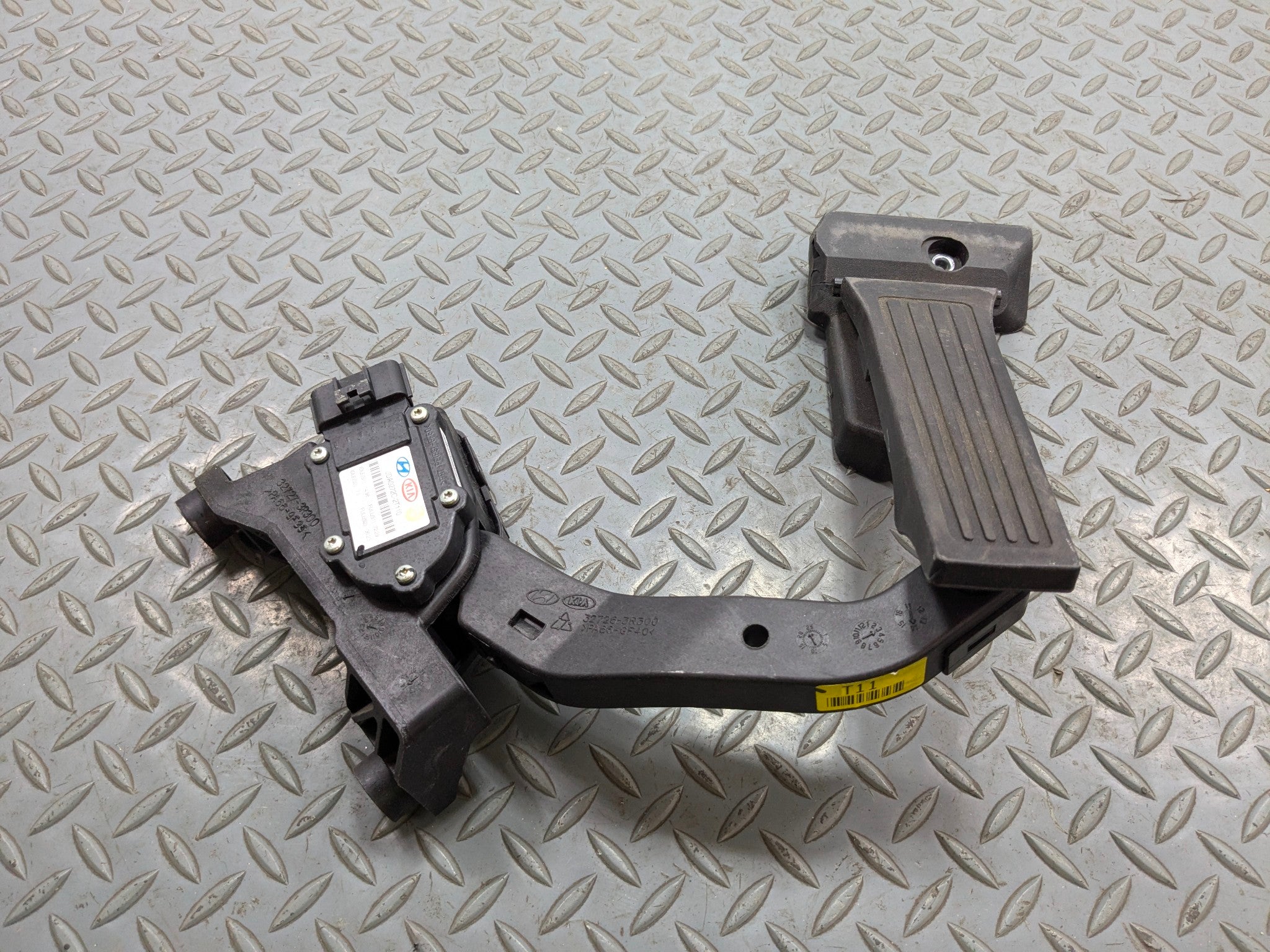 2012 - 2014 HYUNDAI AZERA OEM GAS ACCELERATOR THROTTLE FOOT PEDAL SENSOR