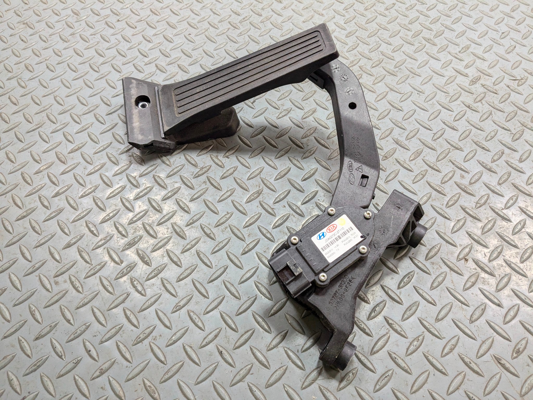 2012 - 2014 HYUNDAI AZERA OEM GAS ACCELERATOR THROTTLE FOOT PEDAL SENSOR