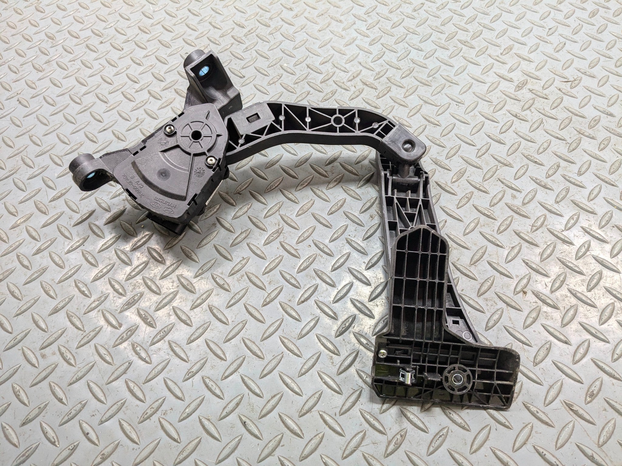 2012 - 2014 HYUNDAI AZERA OEM GAS ACCELERATOR THROTTLE FOOT PEDAL SENSOR