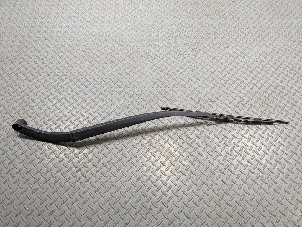 2012 - 2014 HYUNDAI AZERA OEM WINDSHIELD WIPER ARM WITH BLADE FRONT RIGHT SIDE