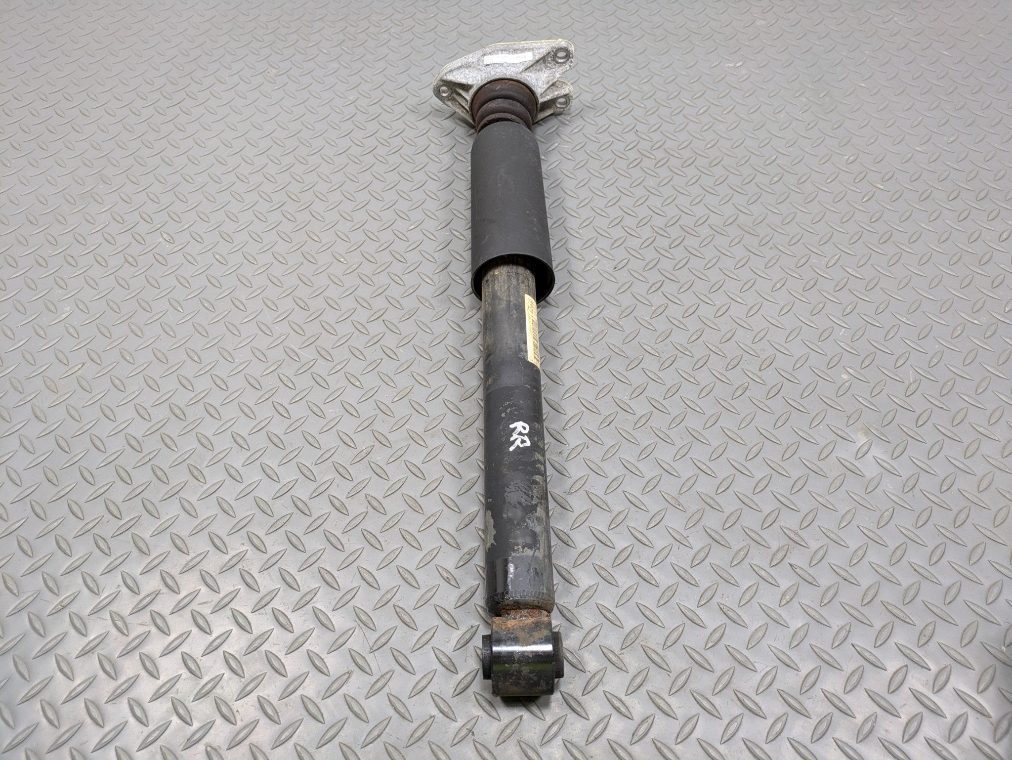 2014 - 2017 MINI COOPER OEM SUSPENSION SHOCK ABSORBER STRUT REAR RIGHT SIDE