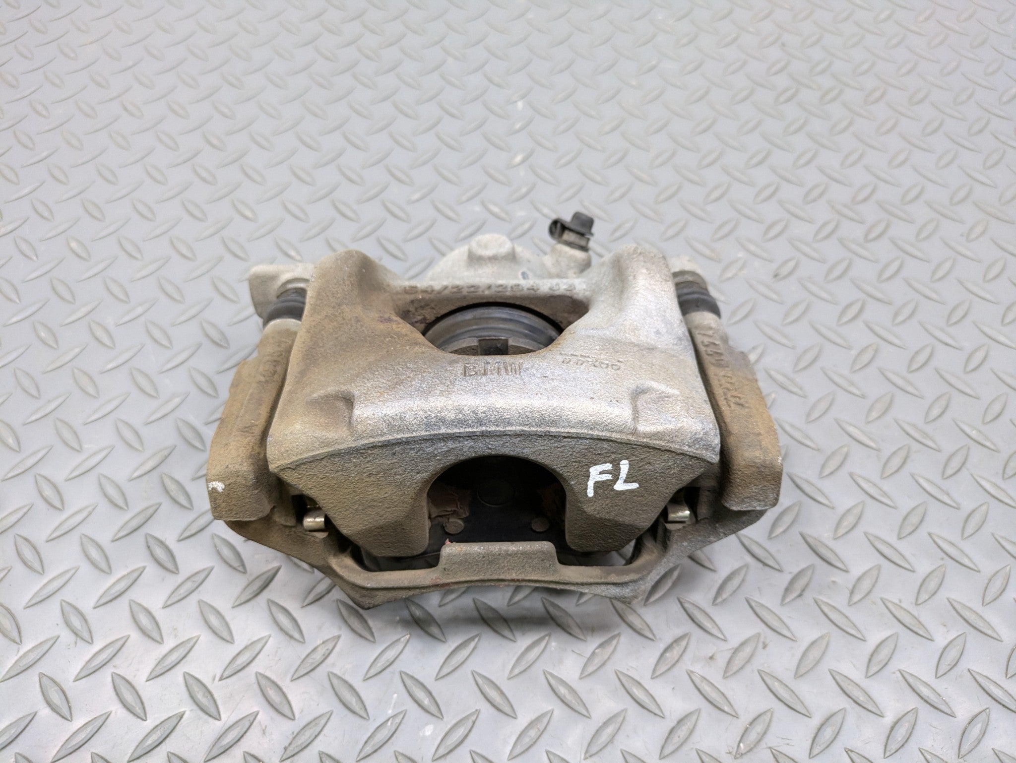 2014 - 2017 MINI COOPER OEM BRAKE CALIPER ASSEMBLY FRONT LEFT DRIVER SIDE
