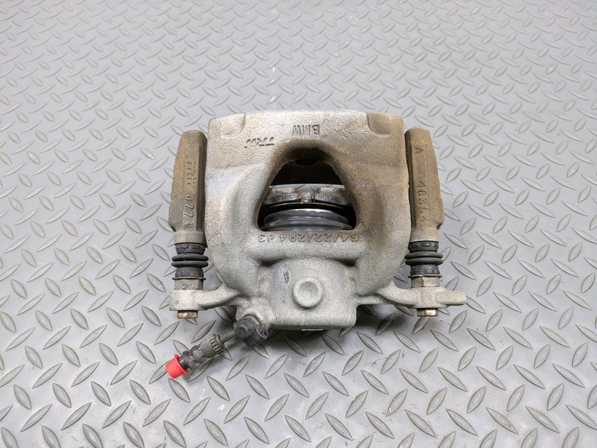 2014 - 2017 MINI COOPER OEM BRAKE CALIPER ASSEMBLY FRONT LEFT DRIVER SIDE