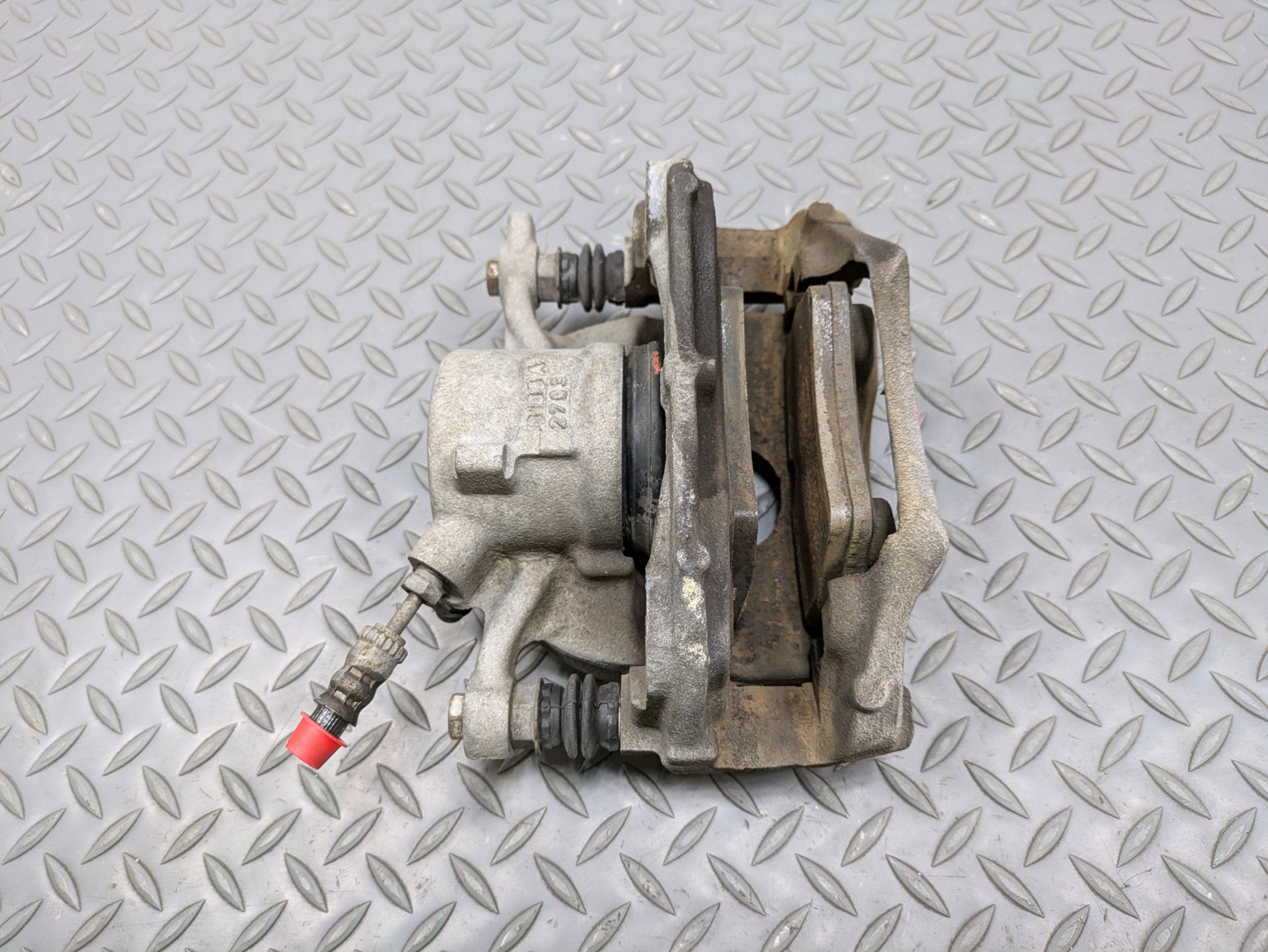 2014 - 2017 MINI COOPER OEM BRAKE CALIPER ASSEMBLY FRONT LEFT DRIVER SIDE