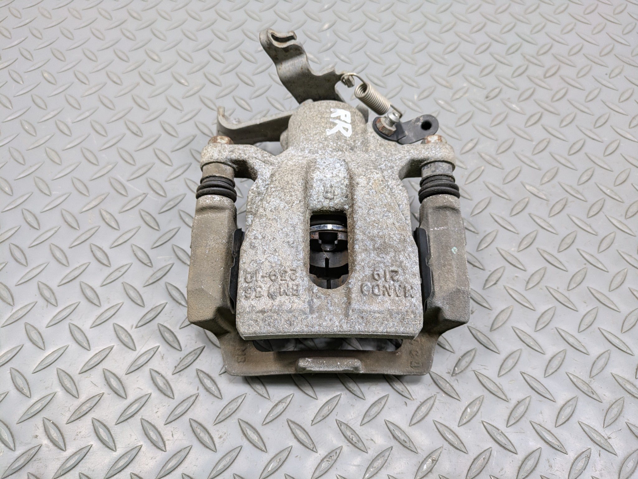 2014 - 2017 MINI COOPER OEM BRAKE CALIPER ASSEMBLY REAR RIGHT PASSENGER SIDE