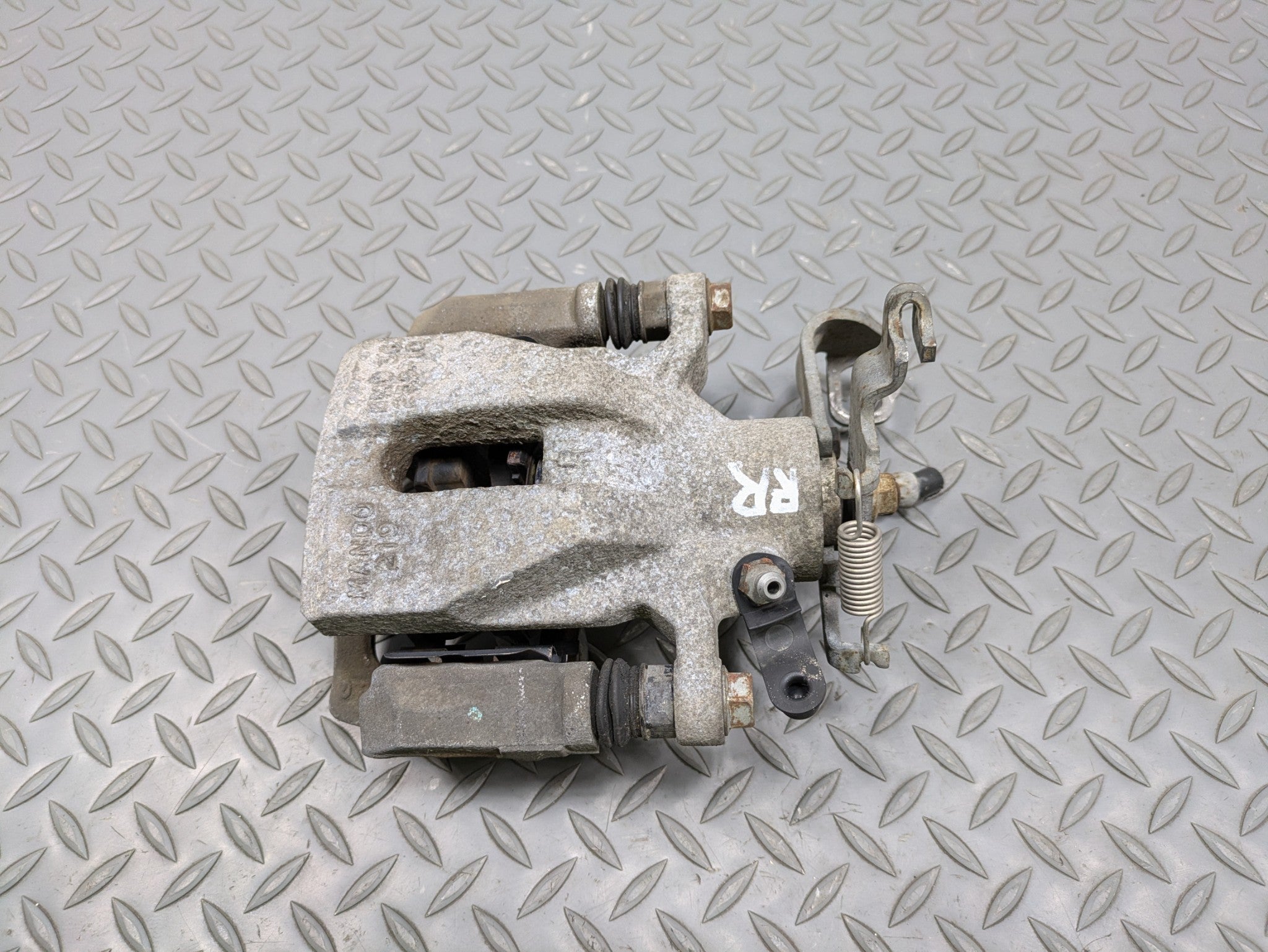 2014 - 2017 MINI COOPER OEM BRAKE CALIPER ASSEMBLY REAR RIGHT PASSENGER SIDE