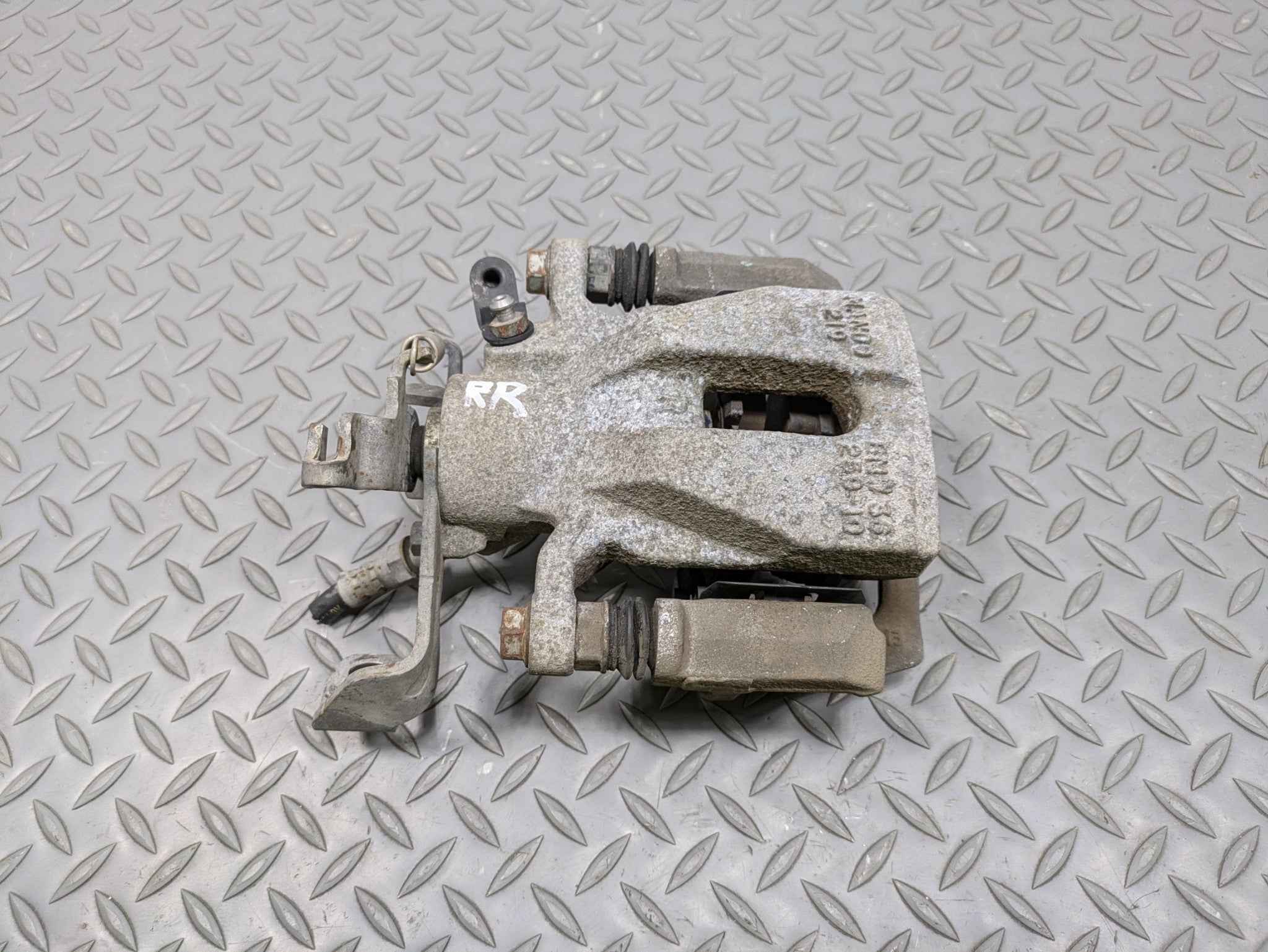 2014 - 2017 MINI COOPER OEM BRAKE CALIPER ASSEMBLY REAR RIGHT PASSENGER SIDE