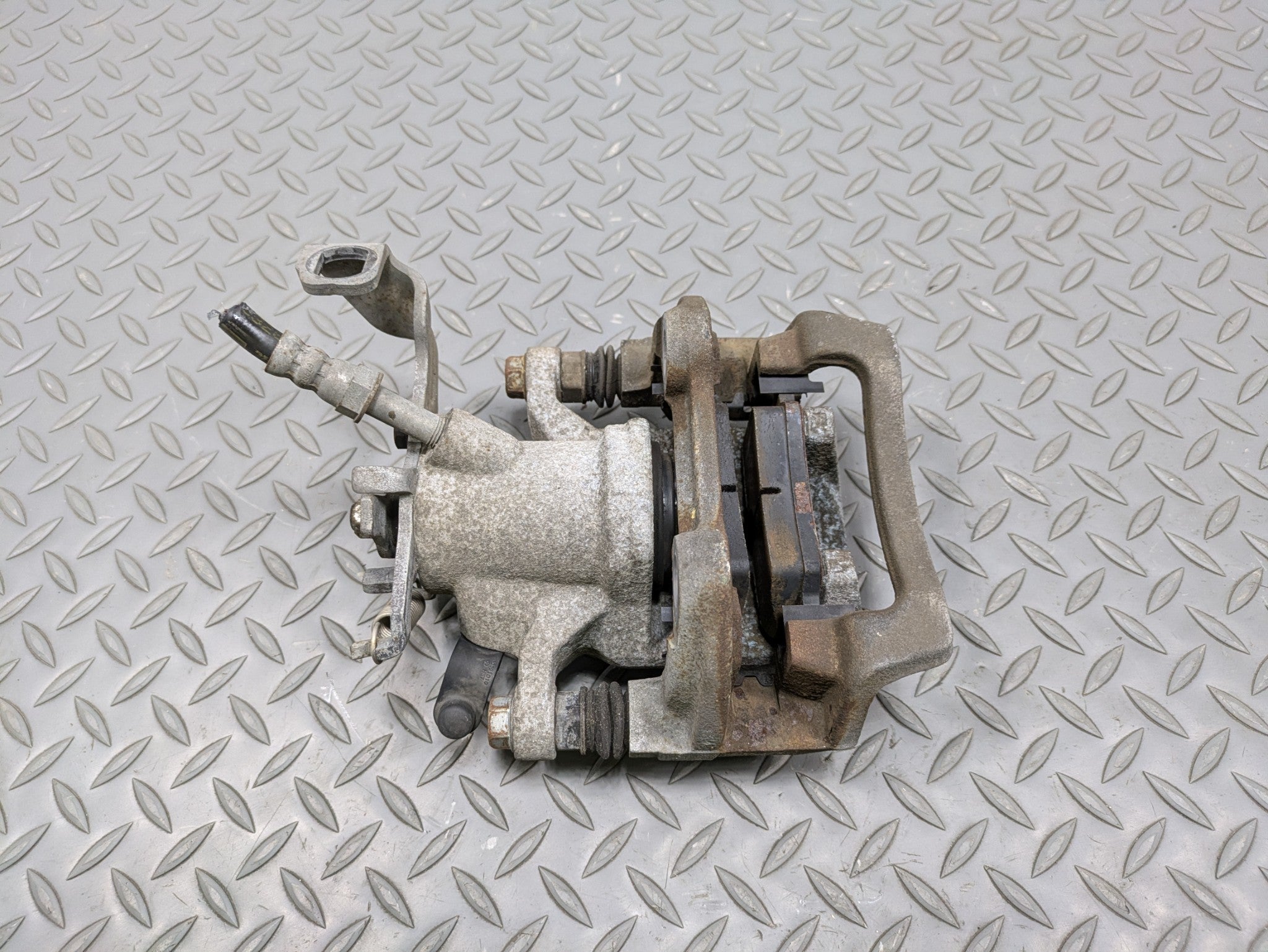 2014 - 2017 MINI COOPER OEM BRAKE CALIPER ASSEMBLY REAR RIGHT PASSENGER SIDE