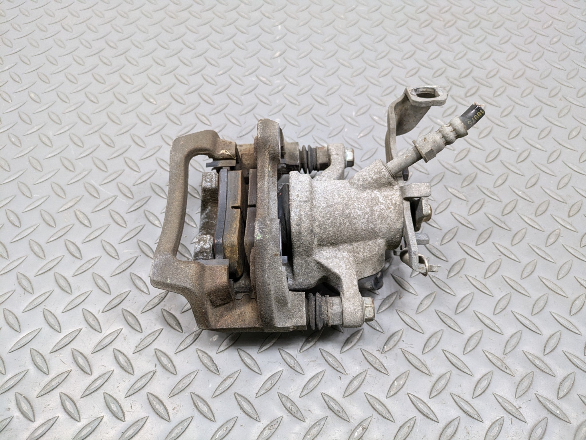 2014 - 2017 MINI COOPER OEM BRAKE CALIPER ASSEMBLY REAR LEFT DRIVER SIDE