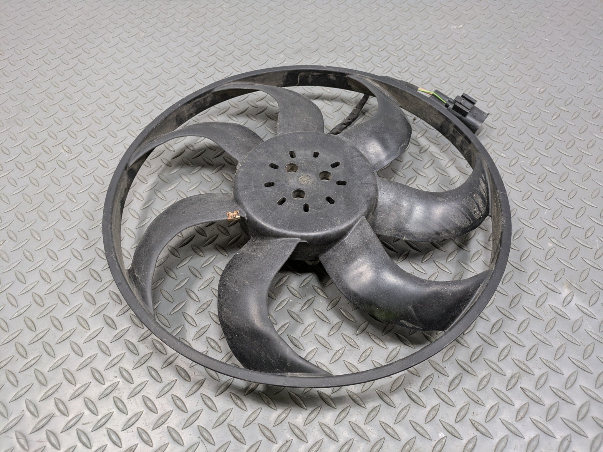 2014 - 2017 MINI COOPER OEM ENGINE ELECTRIC COOLING FAN BLADE WITH MOTOR UNIT