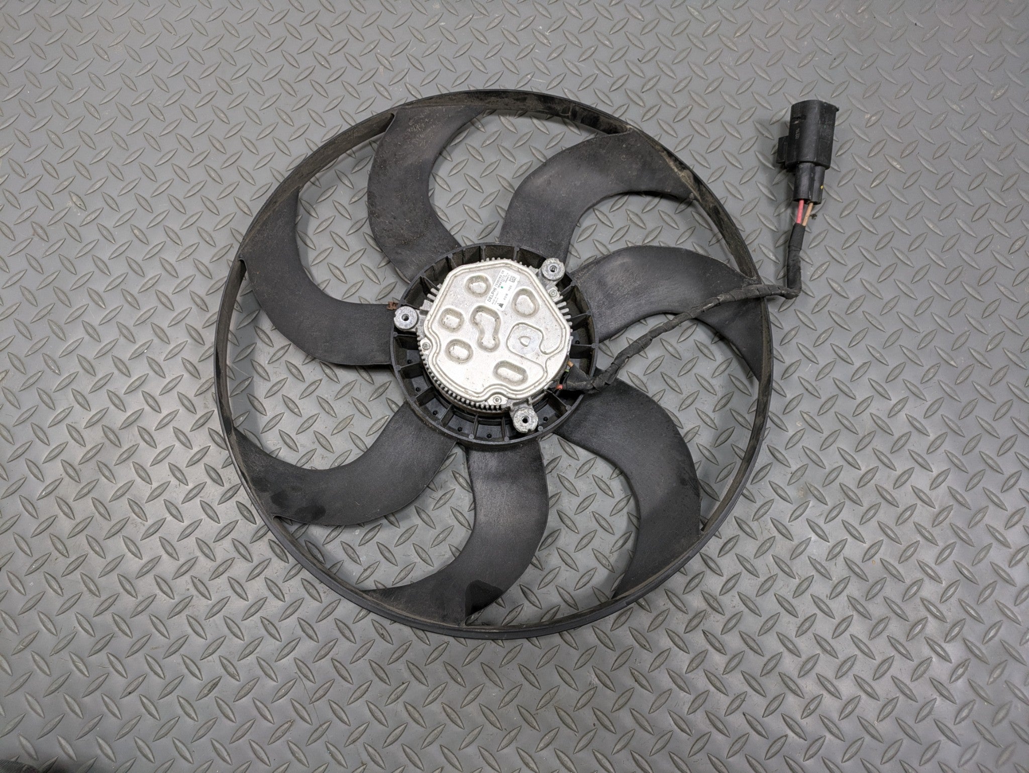 2014 - 2017 MINI COOPER OEM ENGINE ELECTRIC COOLING FAN BLADE WITH MOTOR UNIT