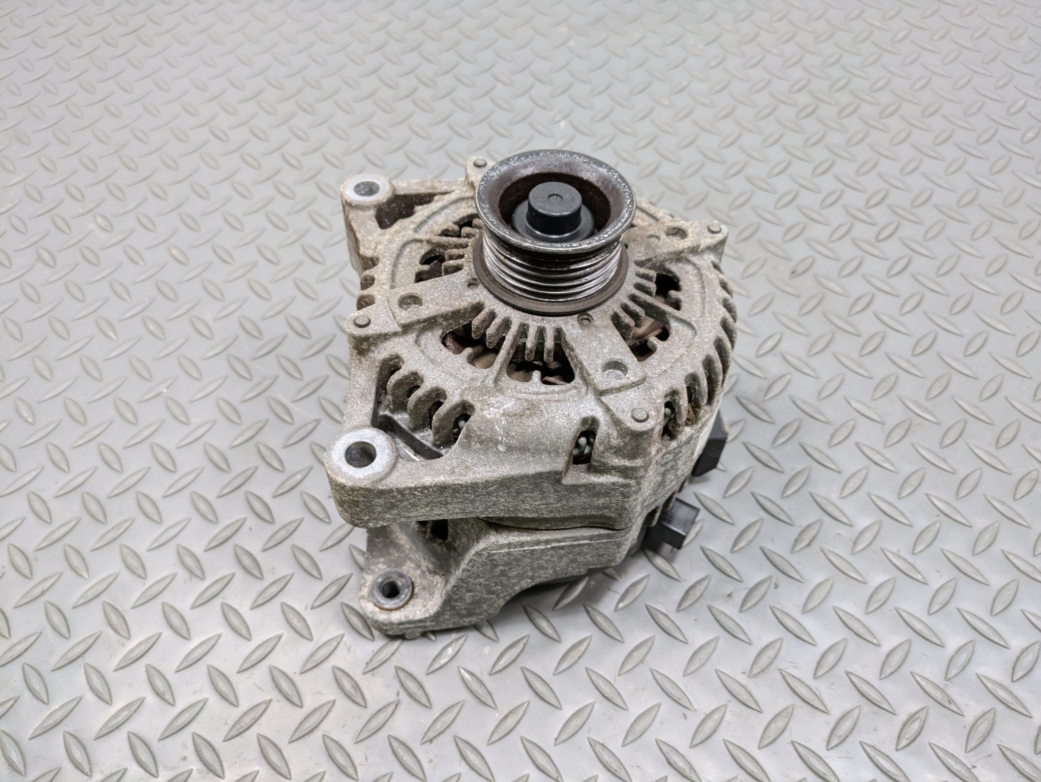 2014 - 2017 MINI COOPER OEM ALTERNATOR ENGINE MOTOR POWER GENERATOR ASSEMBLY