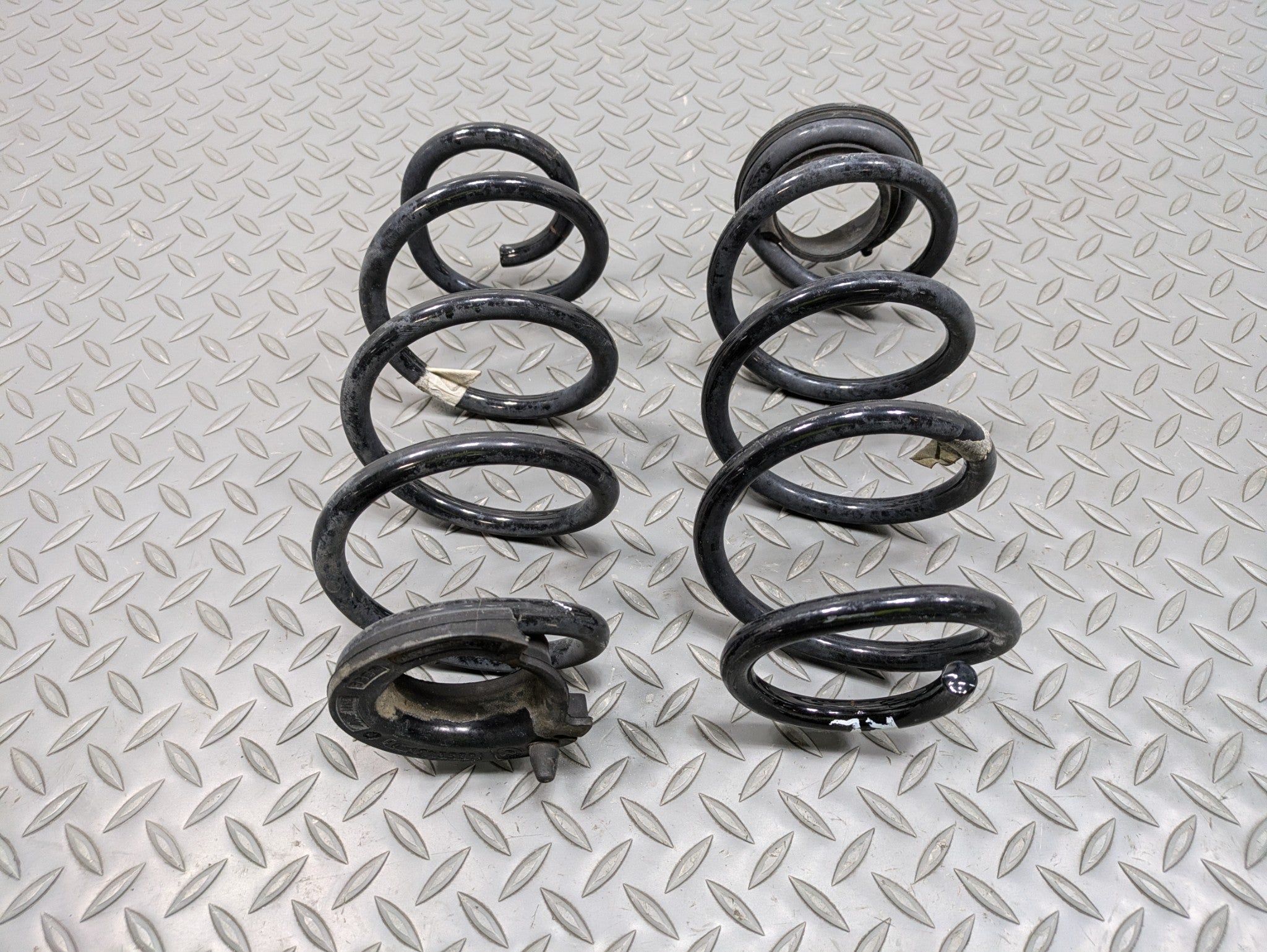 2014 - 2017 MINI COOPER OEM SUSPENSION COIL SPRING SET REAR LEFT AND RIGHT